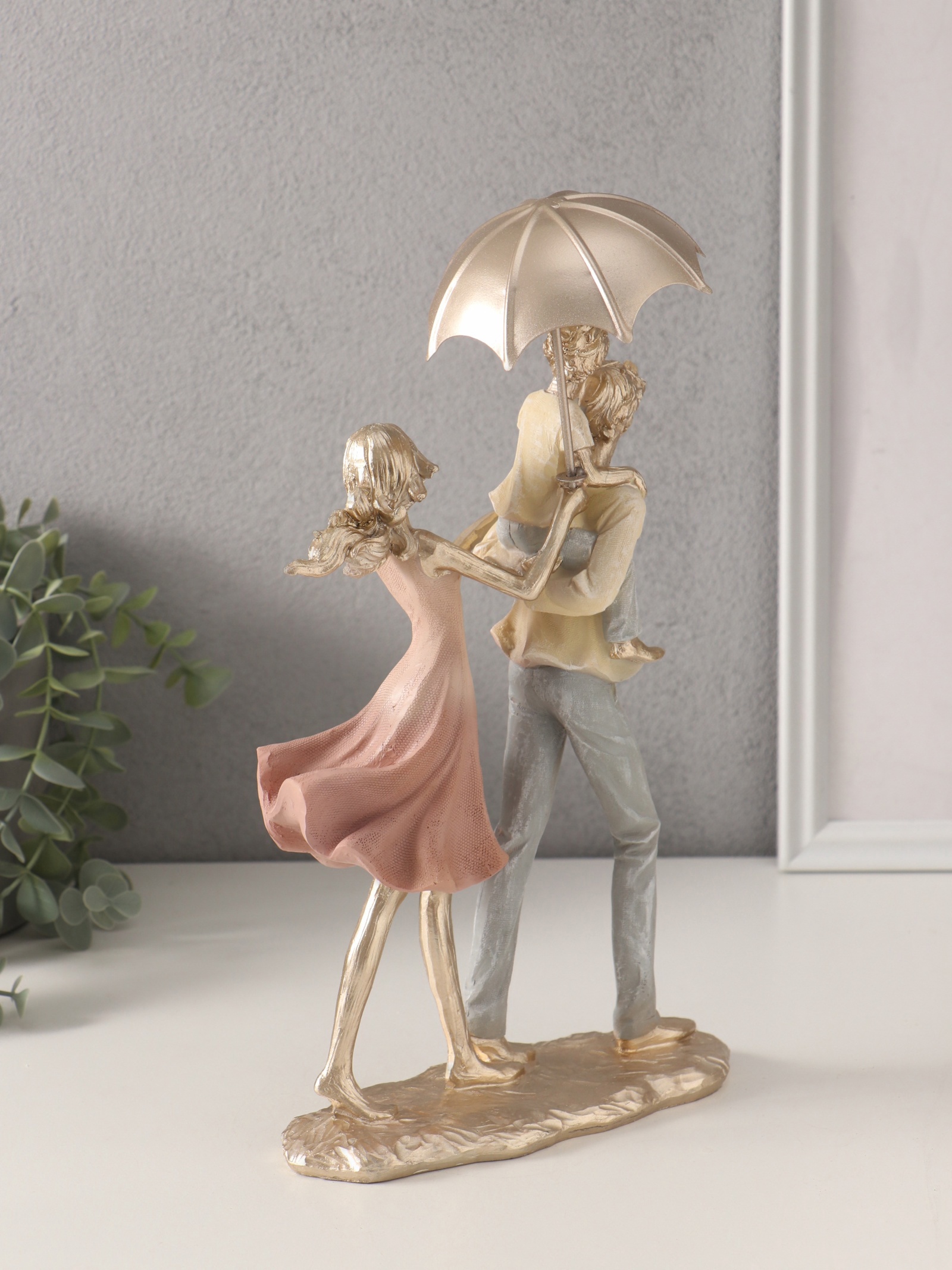 Изображение товара Сувенир полистоун Папа мама я - прогулка под зонтом жёлто-розовый 175х85х27/31 см 10740297