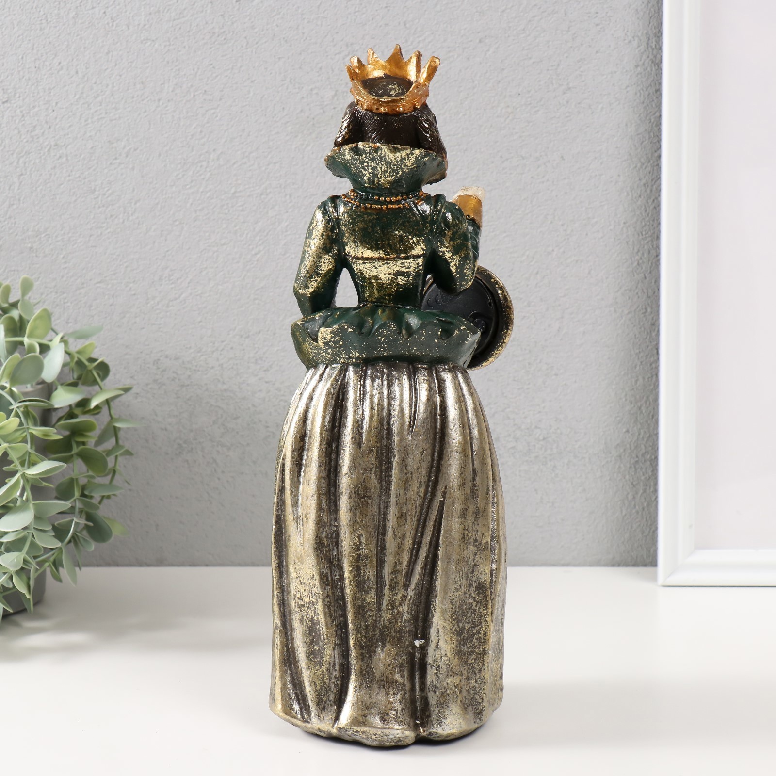 Изображение товара Сувенир полистоун с часами Спаниэль в короне платье 12х11х32 см 9680100