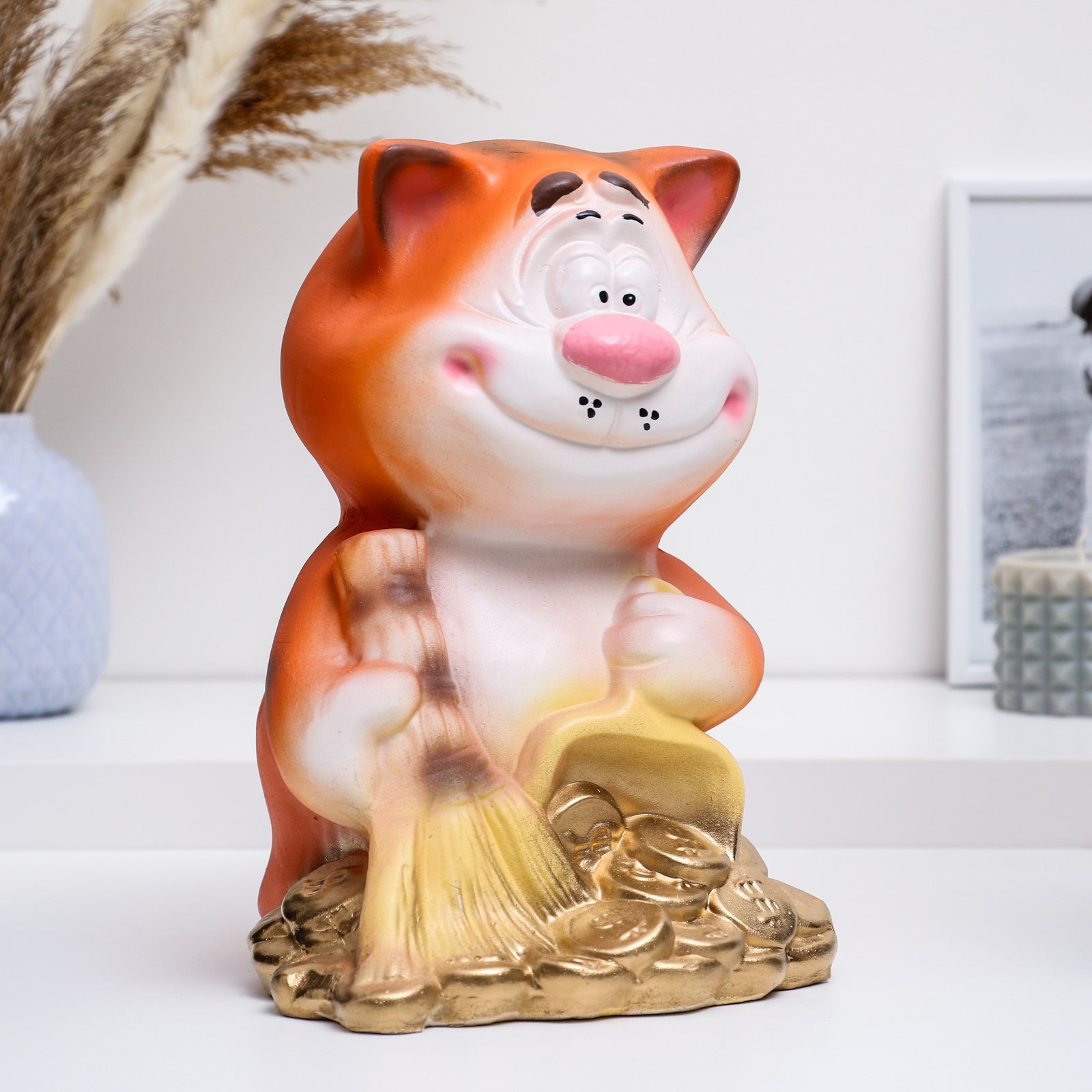 Изображение товара Копилка Кот с метлой рыжий 24х20х28см 3713485