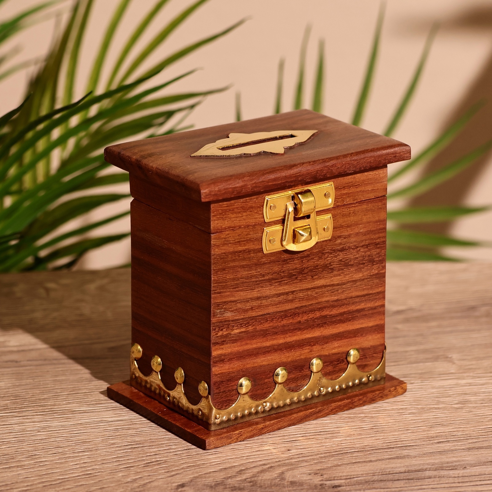 Изображение товара Копилка Сейф 9х6х10 см манговое дерево 9916826