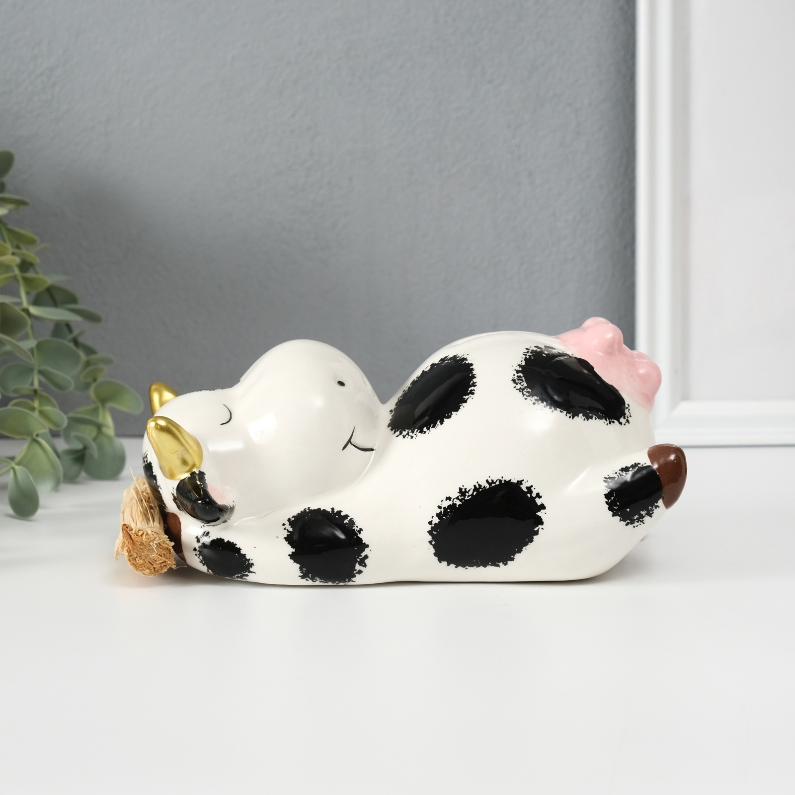 Изображение товара Копилка керамика «Коровка на сене» — милый аксессуар для дома