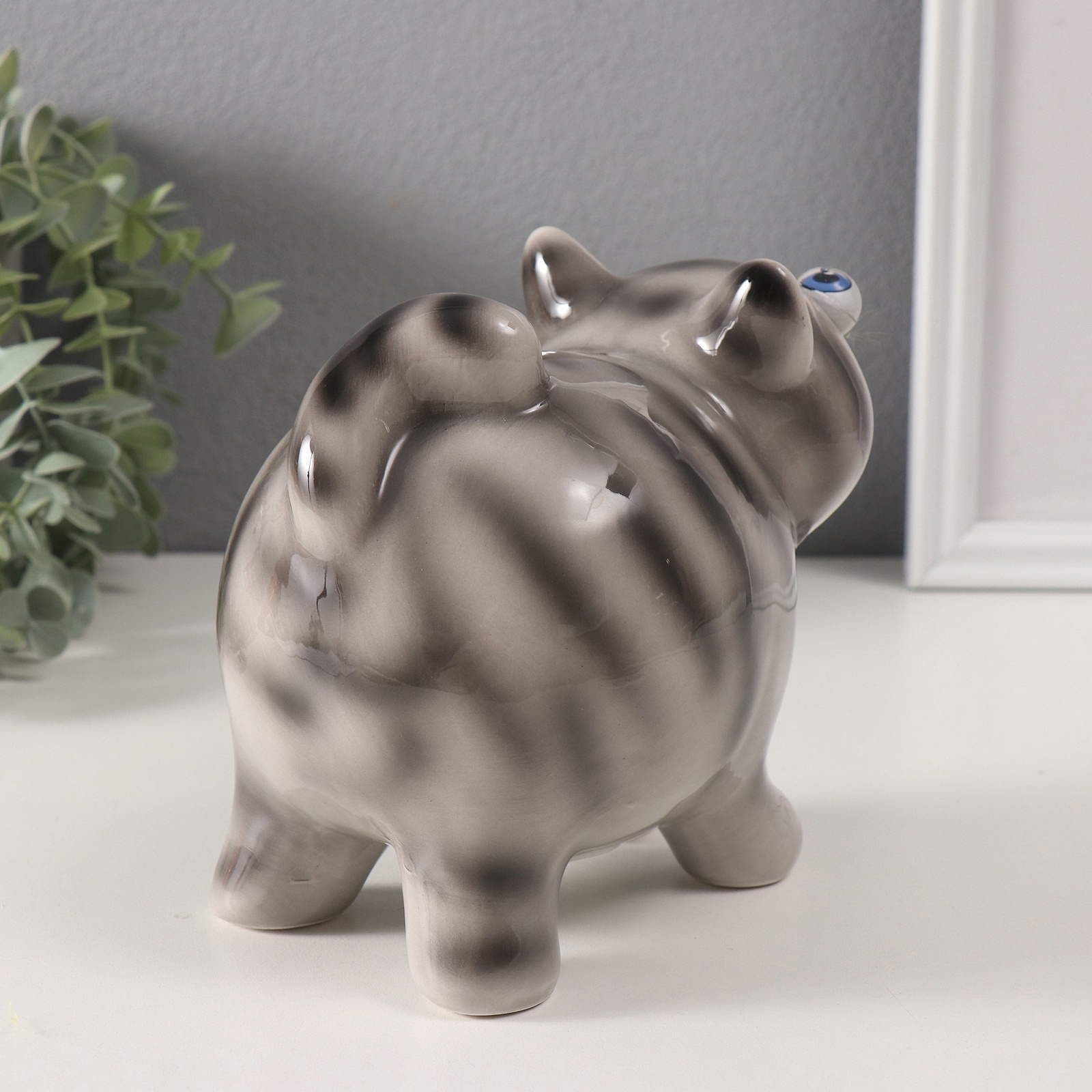 Изображение товара Копилка керамическая Котик-пучеглаз серый полосатый 11х15 см