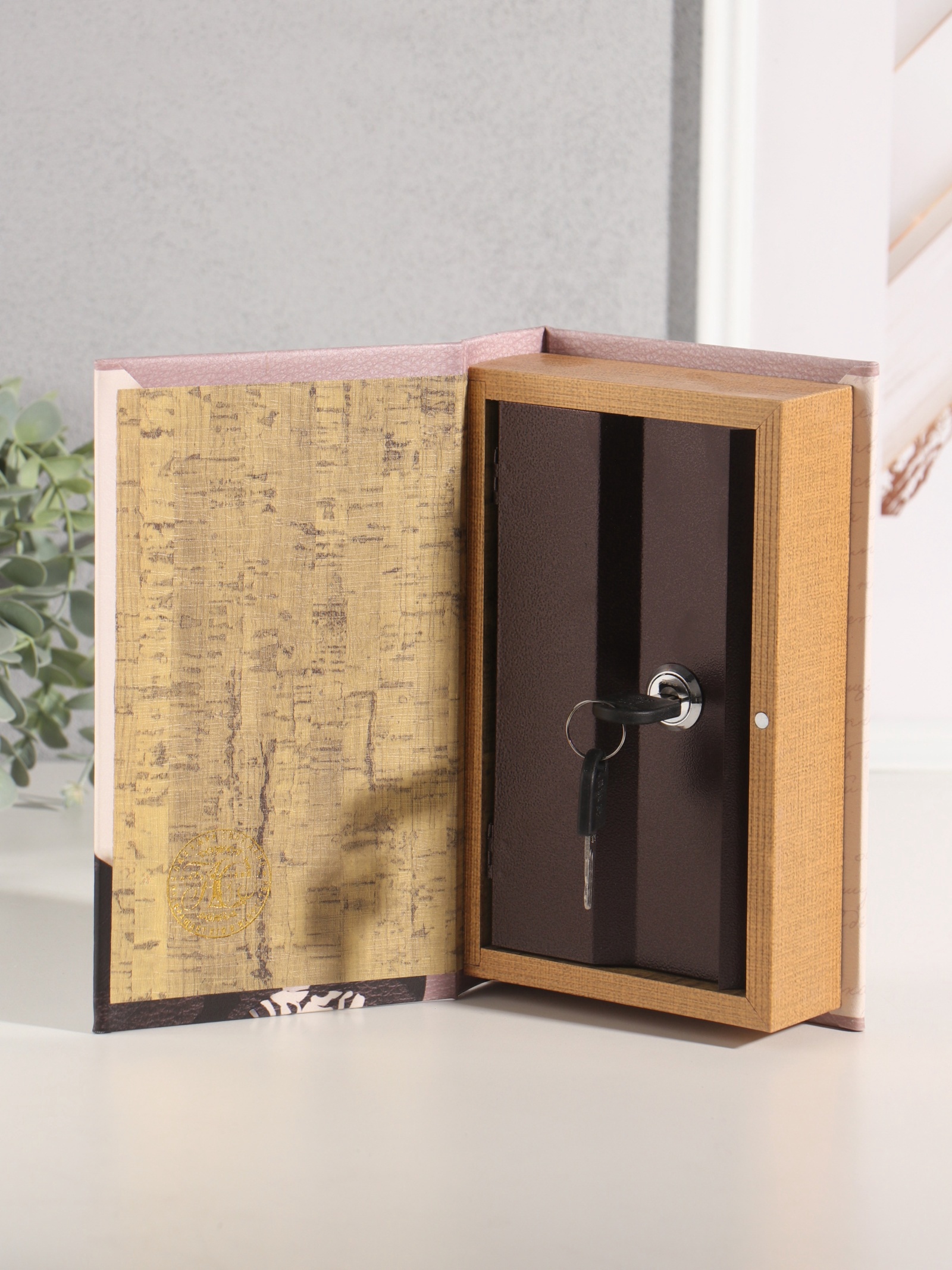 Изображение товара Сейф-книга Фауст Иоганн Гёте, 21x13x5 см — декоративная фигура