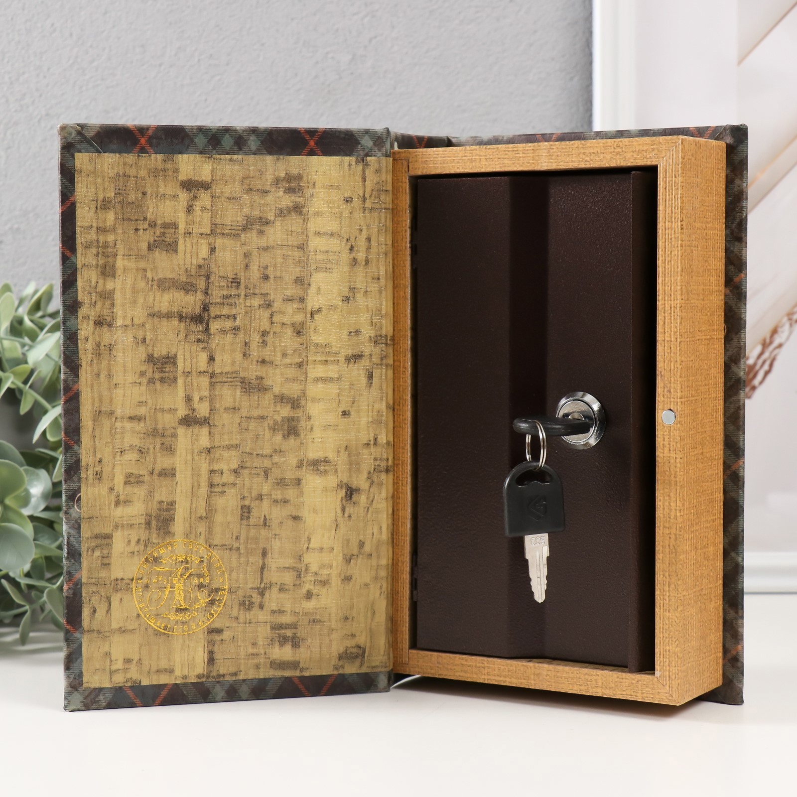 Изображение товара Сейф-книга дерево кожзам Ретро фотоаппарат с цветами 21х13х5 см 9826627