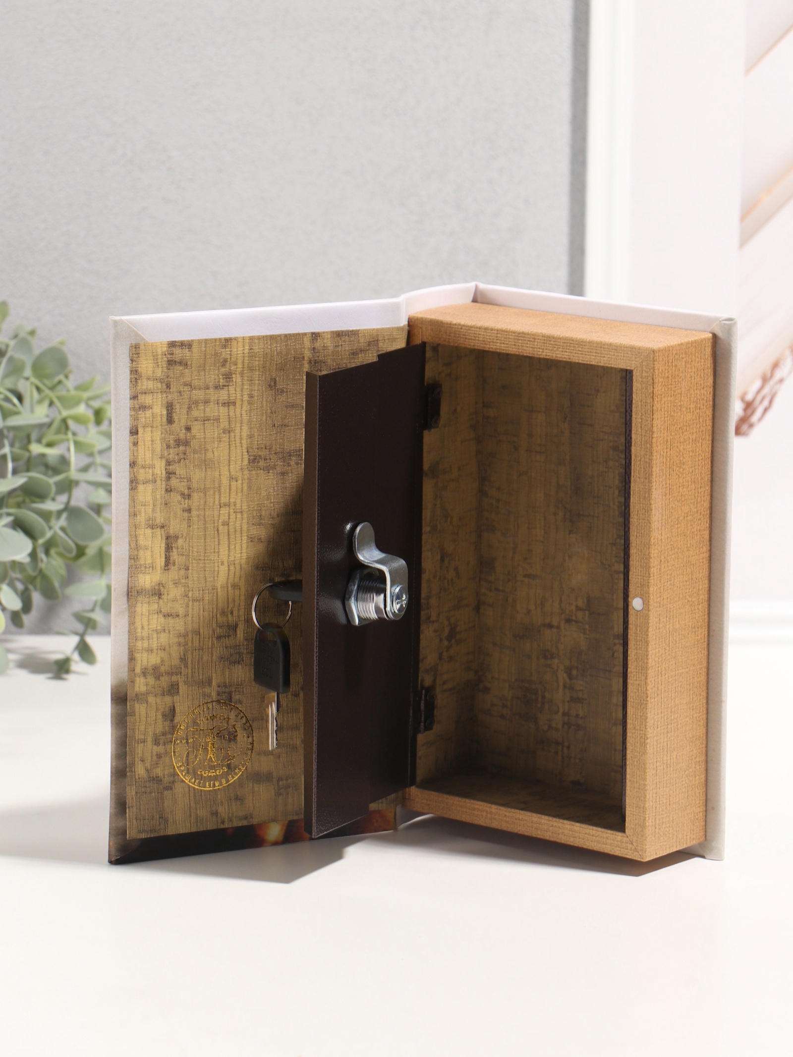 Изображение товара Сейф-книга дерево кожзам Энциклопедия отечественного вооружения 3D тиснение 21х13х5 см 10553377