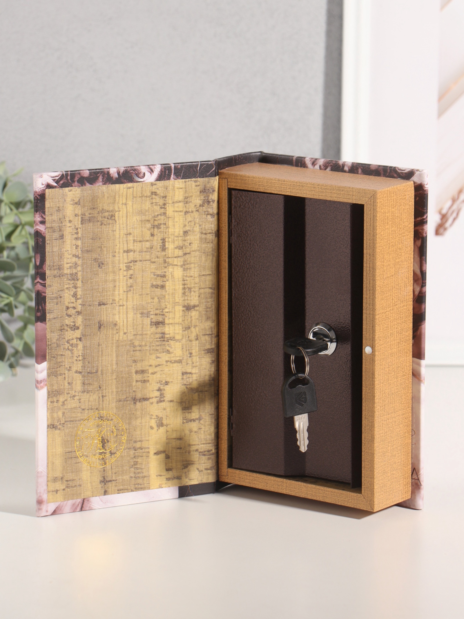 Изображение товара Сейф-книга дерево кожзам Эстетика скульптуры 21х13х5 см 10553392 Изображение товара Сейф-книга дерево кожзам Эстетика скульптуры 21х13х5 см 10553392