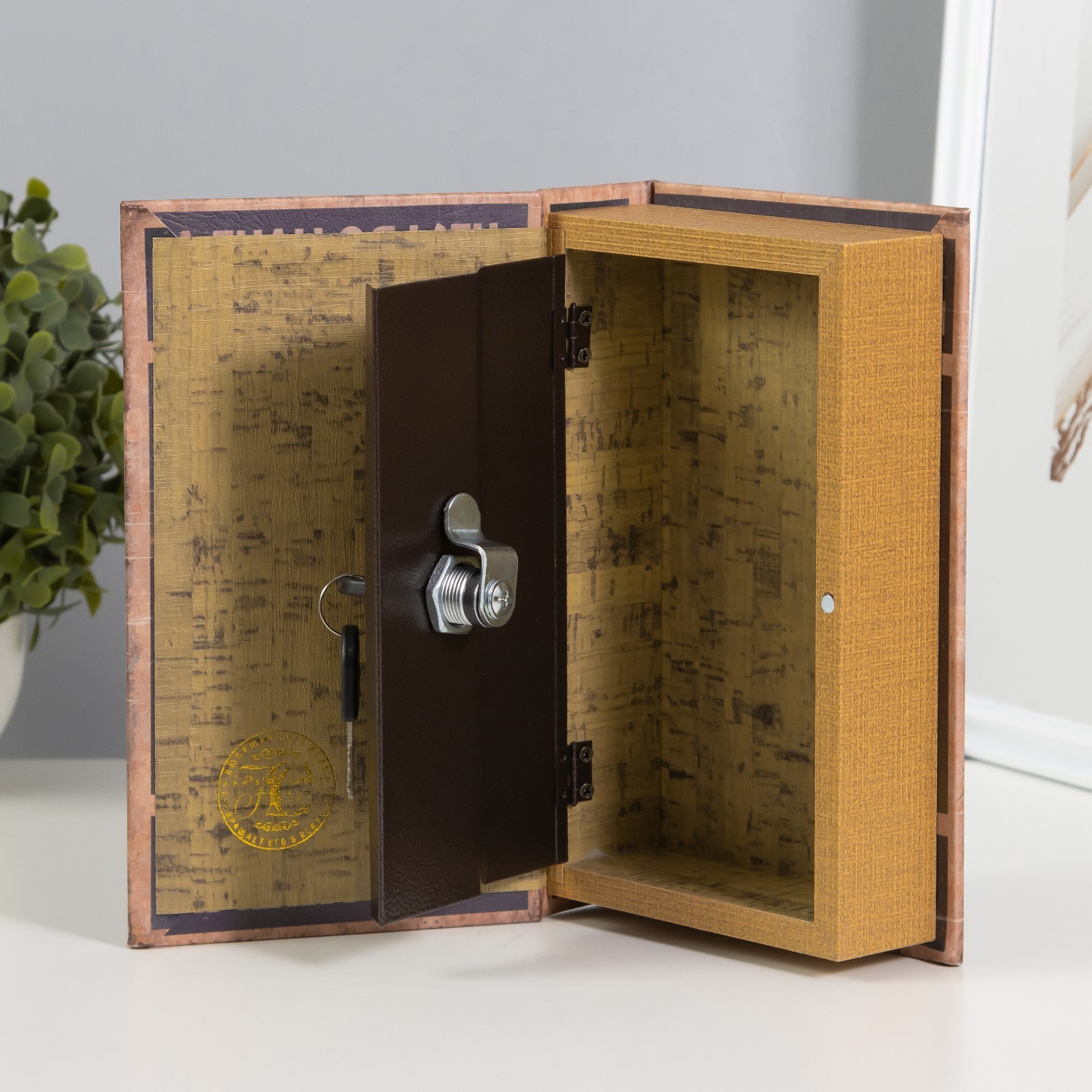 Изображение товара Сейф-книга дерево кожзам Кот в ванне. Пенсионный план 21х13х5 см 10325764