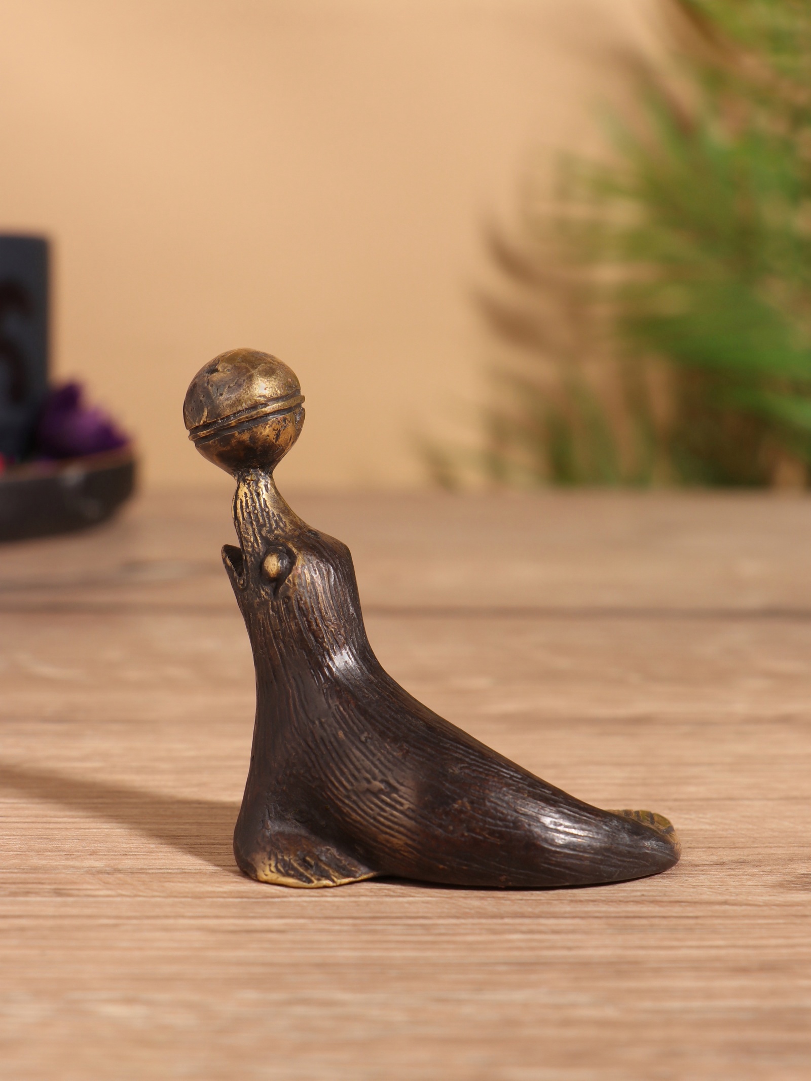 Изображение товара Сувенир бронза Тюлень с мячом 7х4х7 см 10176549