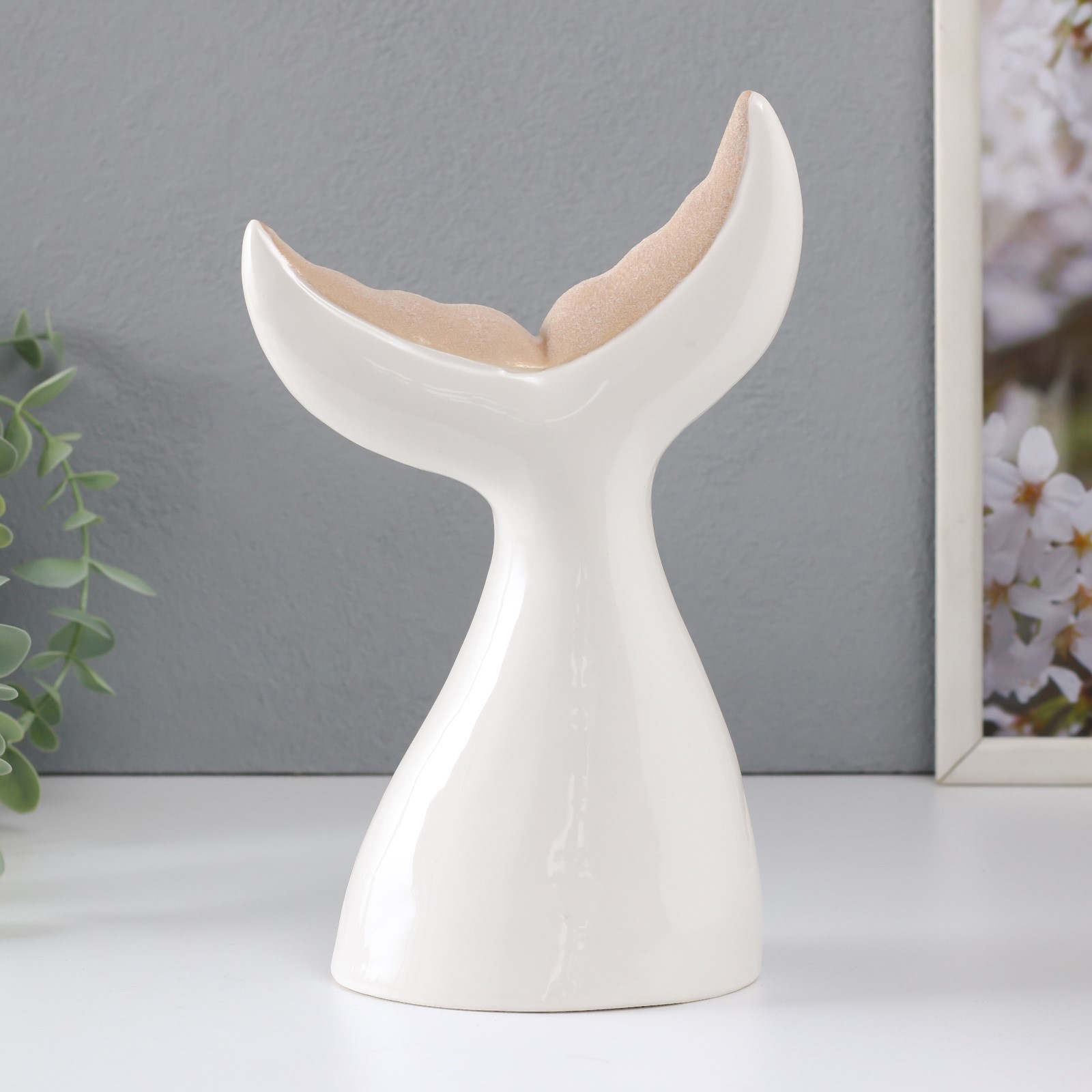 Изображение товара Сувенир керамика Большой хвост кита песочно-белый 138х8х226 см 9704772