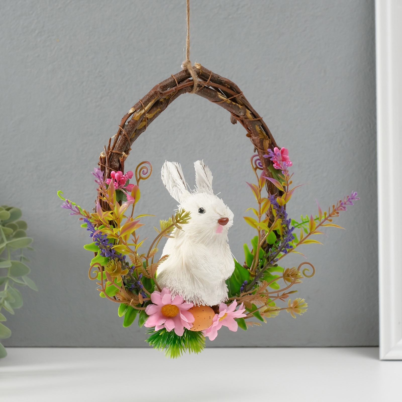 Изображение товара Декоративная фигура СИМА-ЛЕНД Белый зайка в венке с цветами