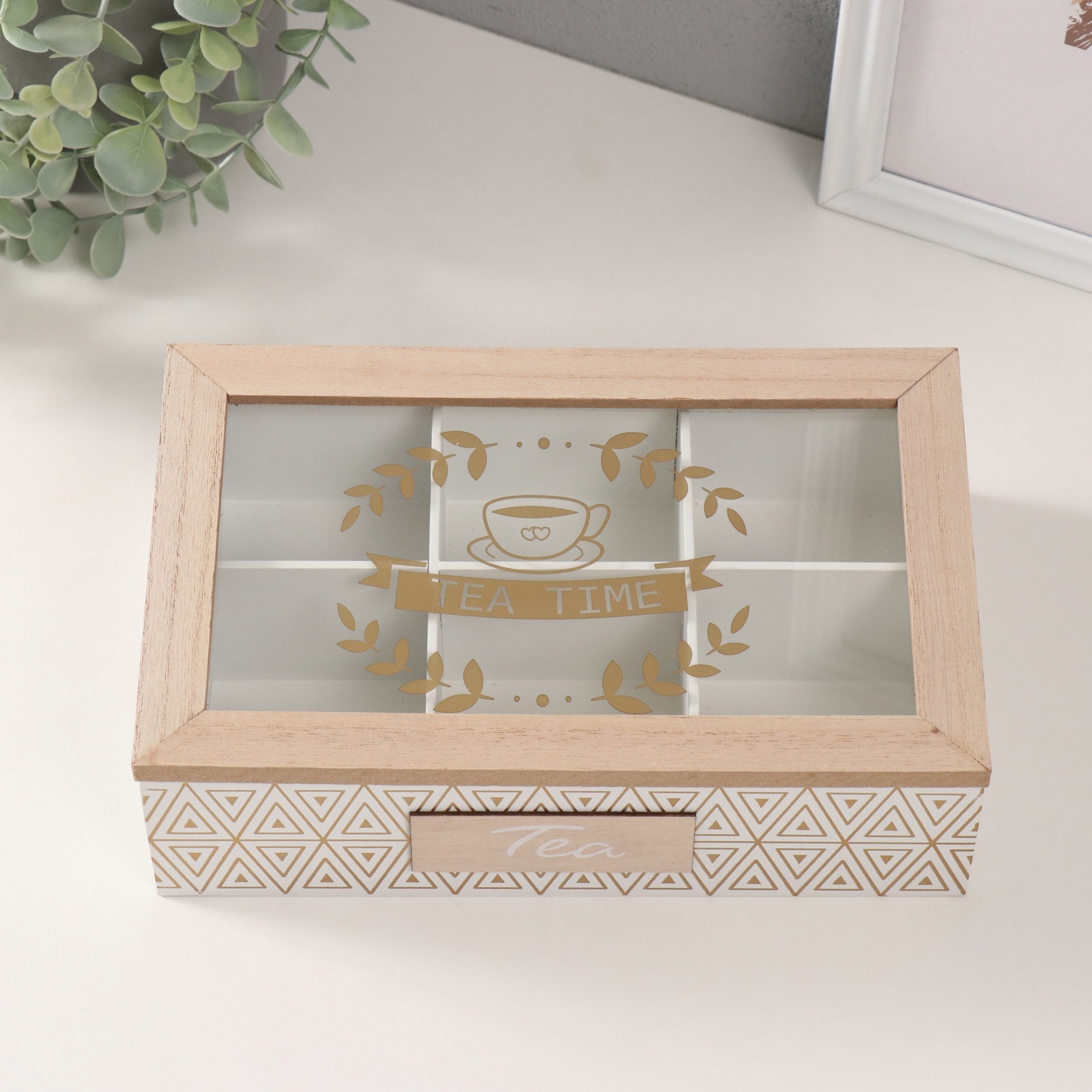 Изображение товара Шкатулка дерево с делениями Треугольники орнамент белая с золотом 23х15х7 см 10499024