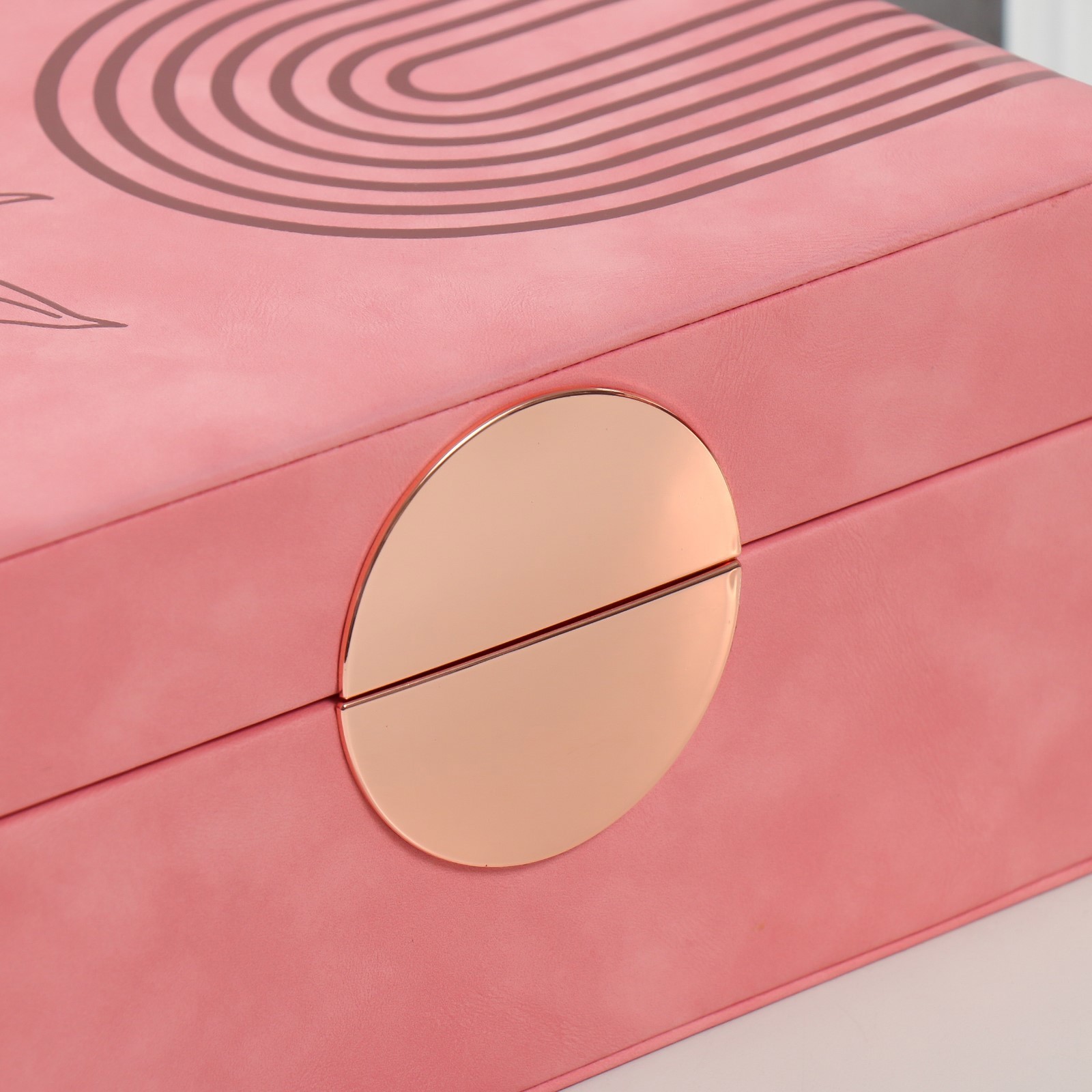 Изображение товара Шкатулка кожзам для украшений Веточка Радуга розовая 18х24,5x11 см