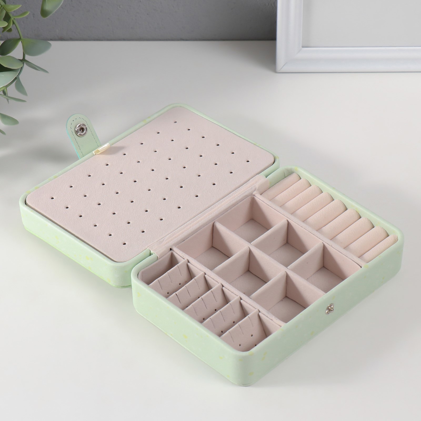 Изображение товара Шкатулка кожзам "Зелёный подсолнух" 11x16x5,5 см