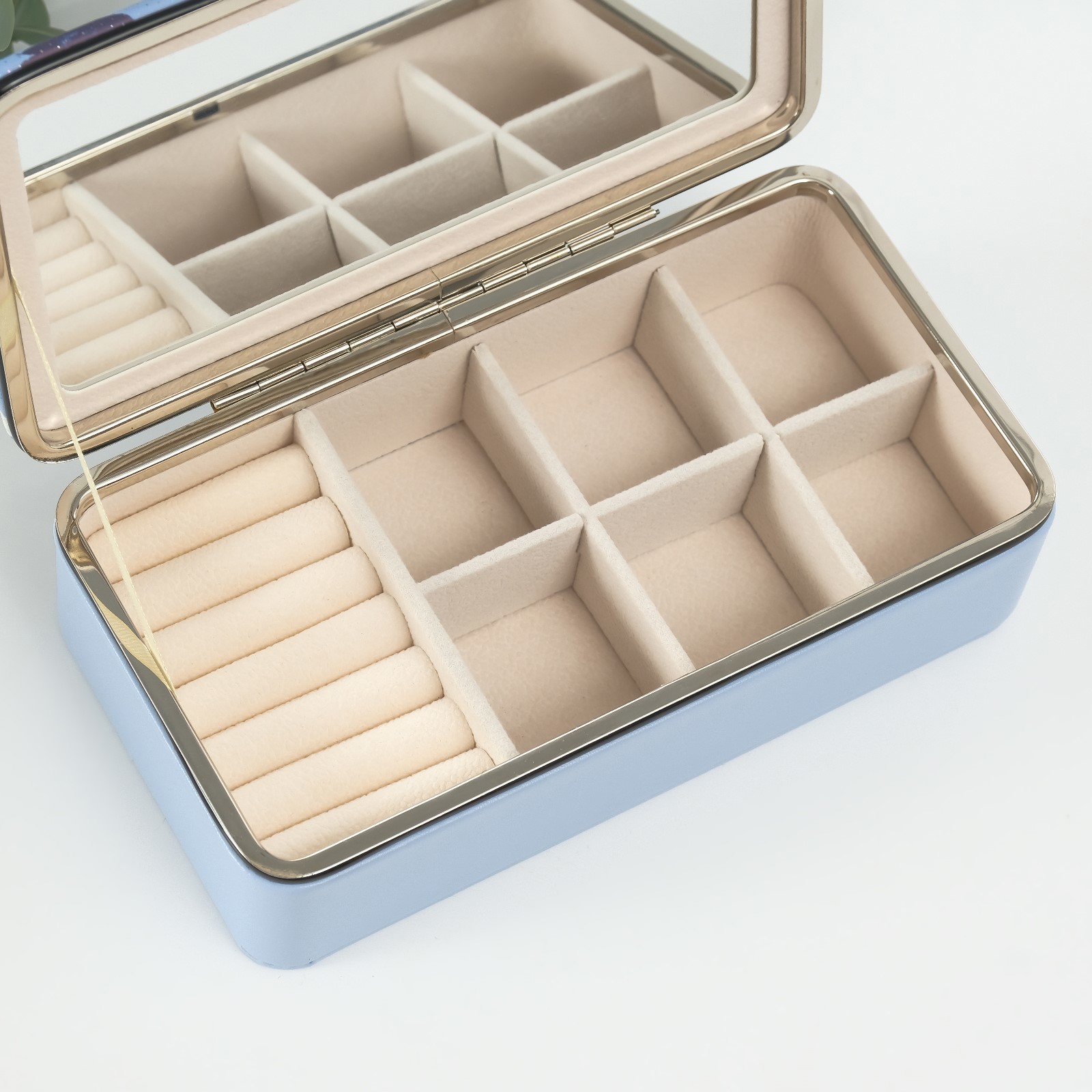 Изображение товара Шкатулка кожзам для украшений «Поцелуи» голубая 10х18х6 см