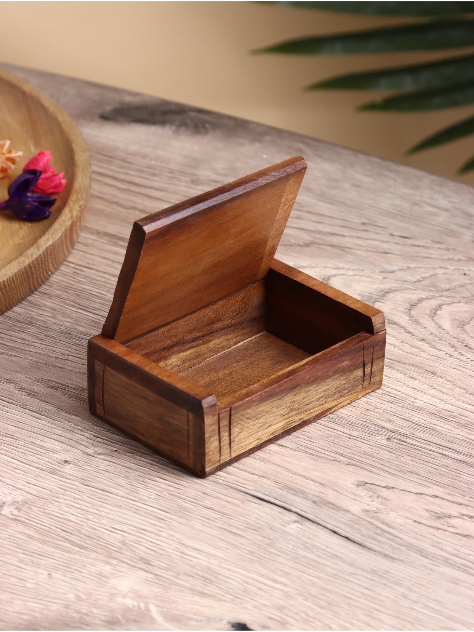 Изображение товара Шкатулка резная Бабочка дерево соно 11х7х35 см 10485369