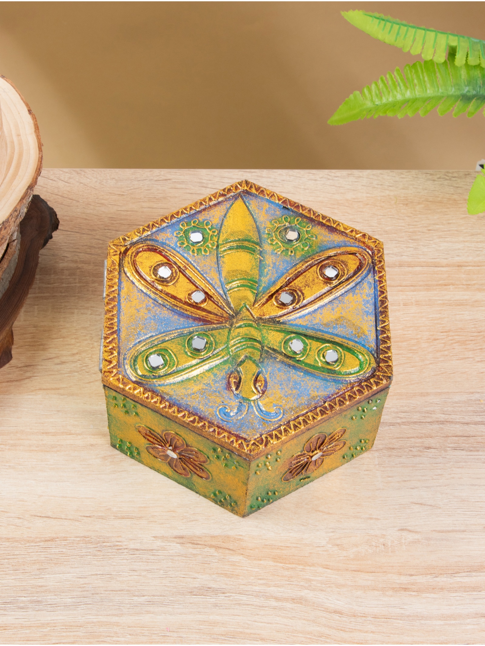 Изображение товара Шкатулка резная МДФ Стрекоза 15х19х75 см 10464961