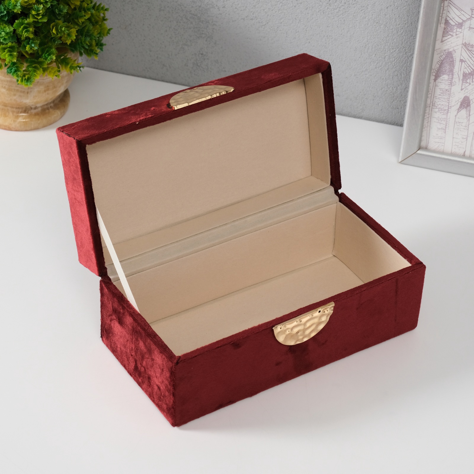 Изображение товара Шкатулка текстильная "Ядро" бордовая 12х25х7,8 см