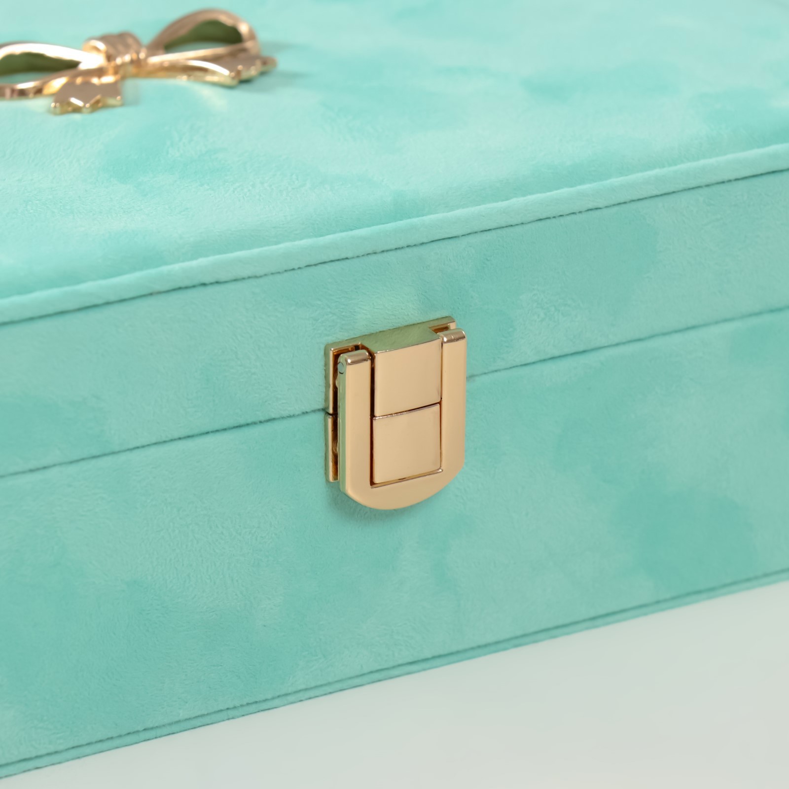 Изображение товара Шкатулка текстильная для украшений «Бант» голубая 22×14,5×7 см