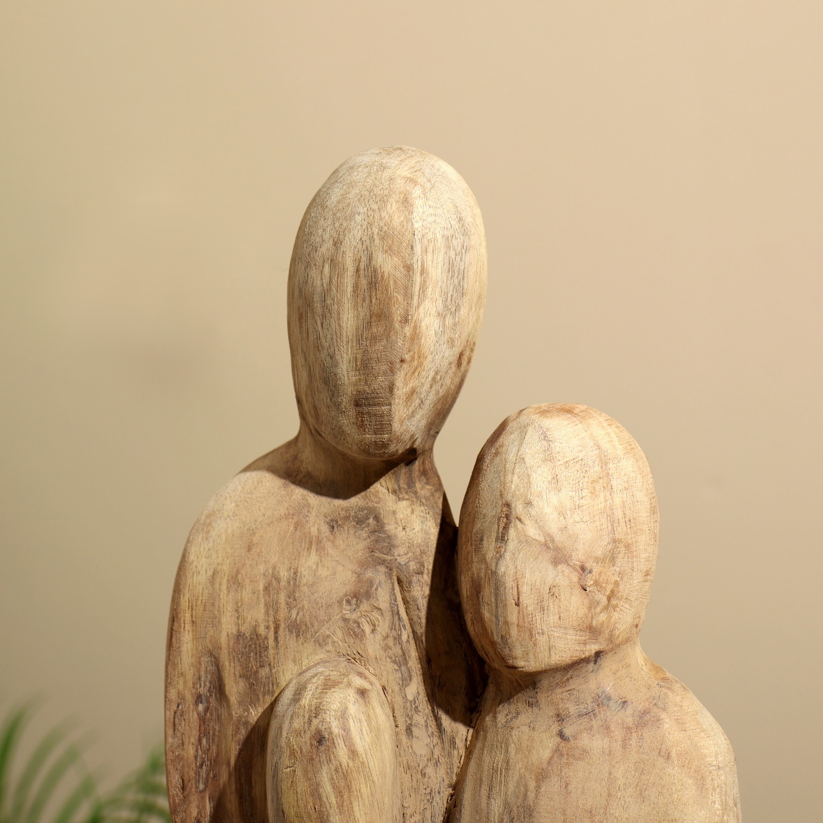 Изображение товара Сувенир полистоун Две подружки. Абстракция золото с чёрным 245х7х265 см 9759352