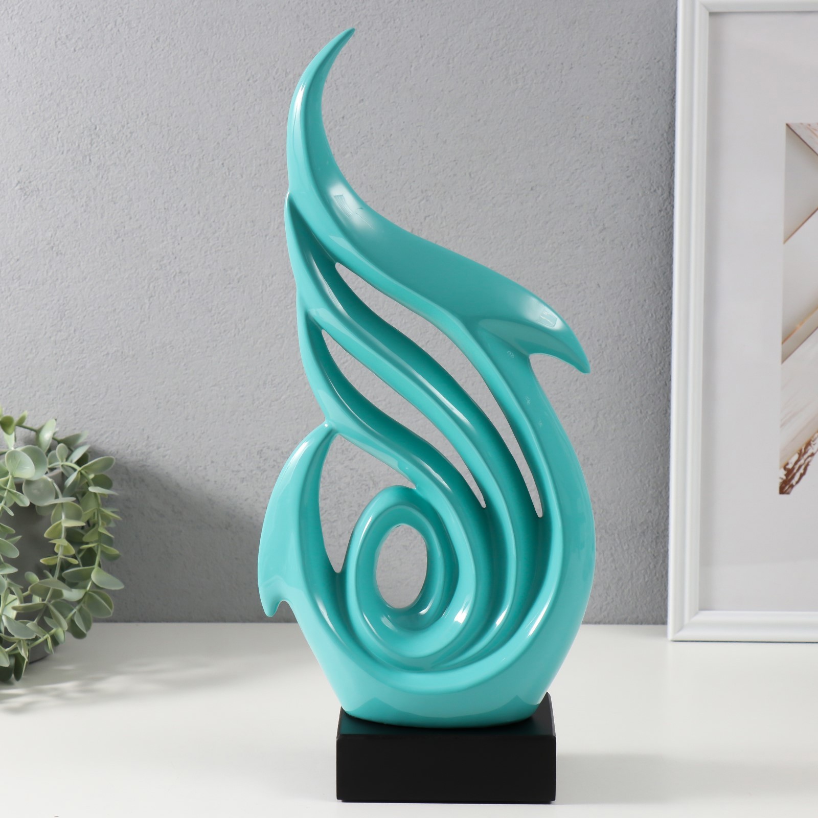 Изображение товара Сувенир полистоун Гимнастки. Абстракция золото/чёрное