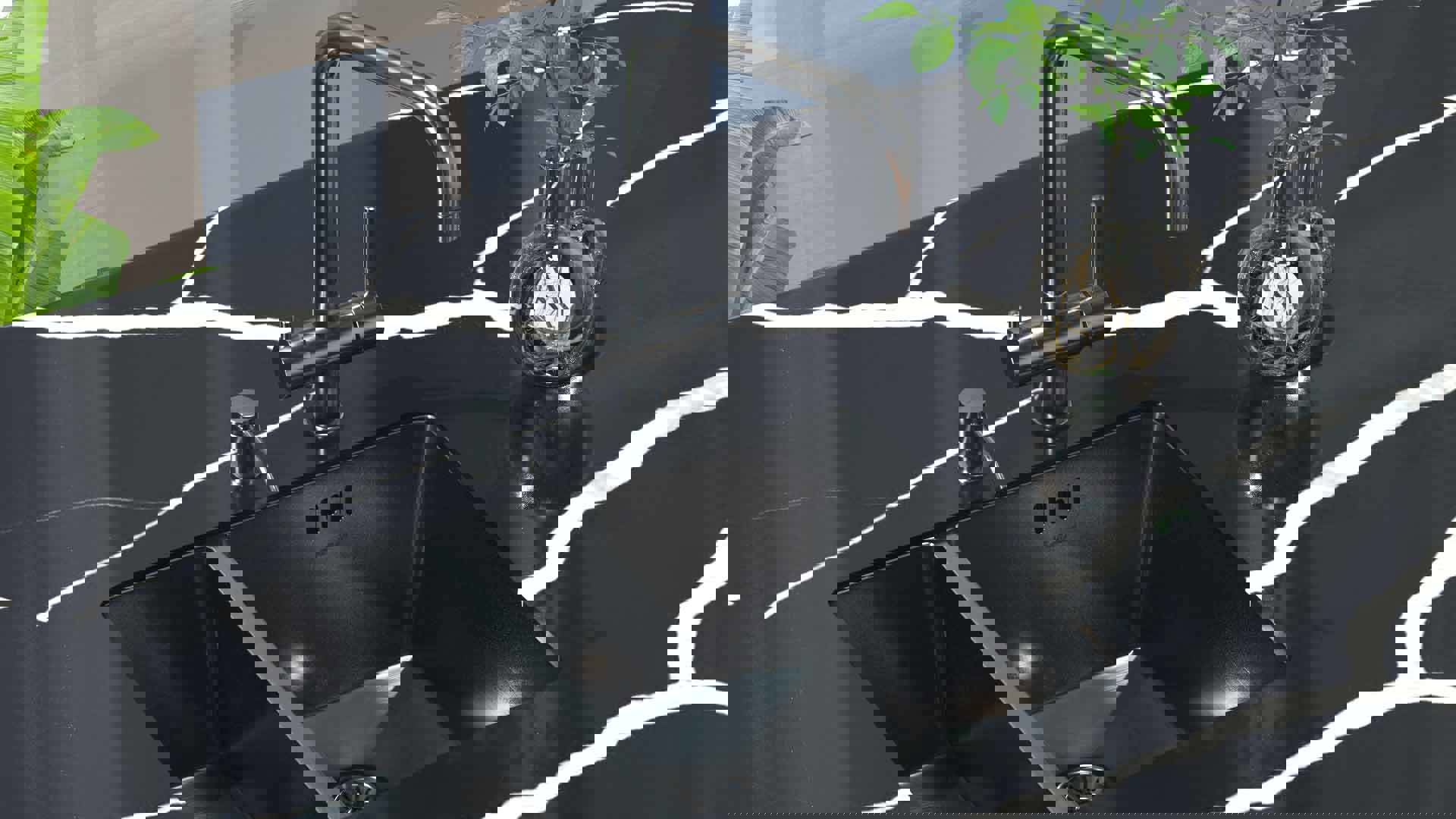 Изображение товара Seaman Visconti SSL-7326 — кухонный смеситель с PVD, однорычажный, латунь