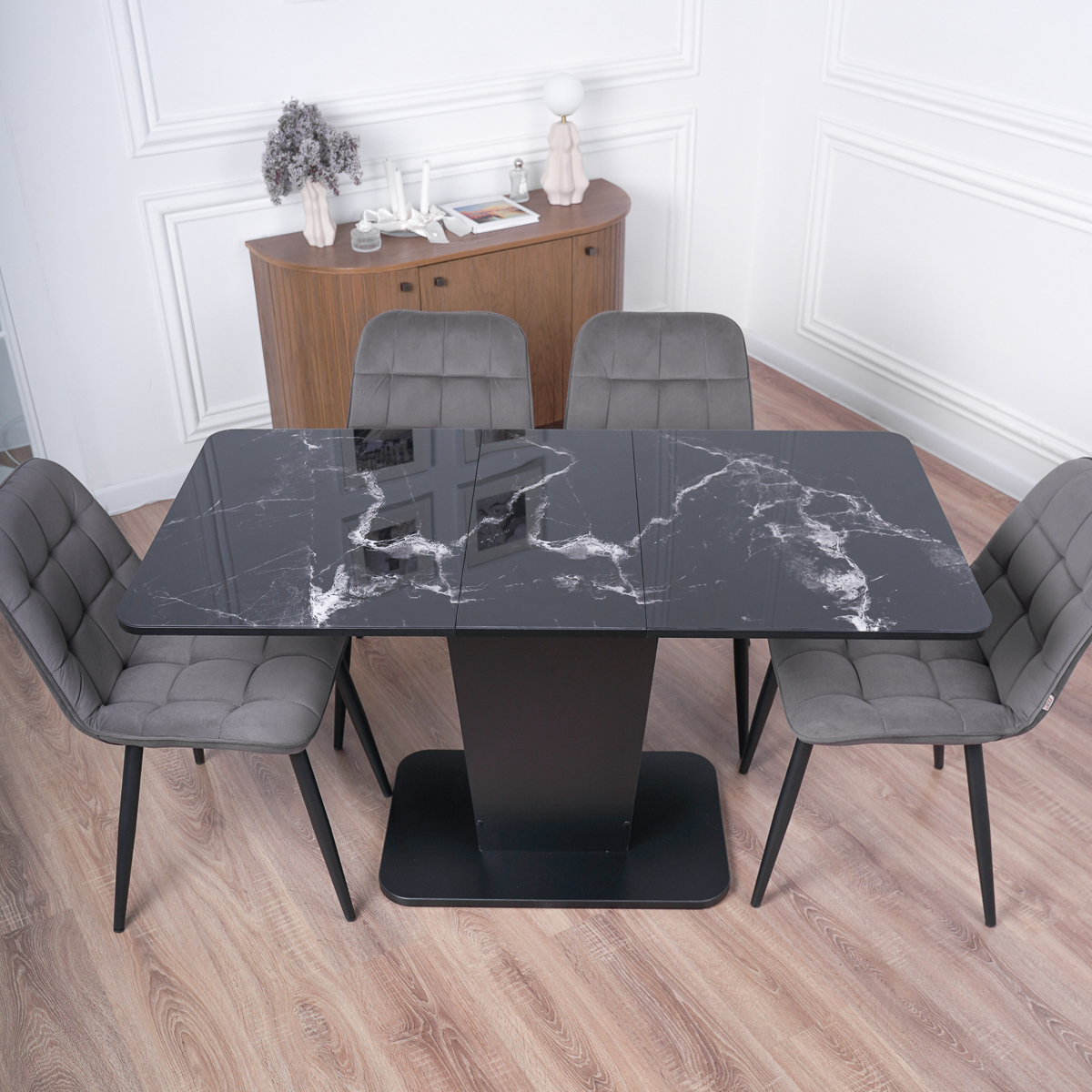 Изображение товара Кухонный раздвижной стол Frenesie 110x70 см стекло черный современный дизайн