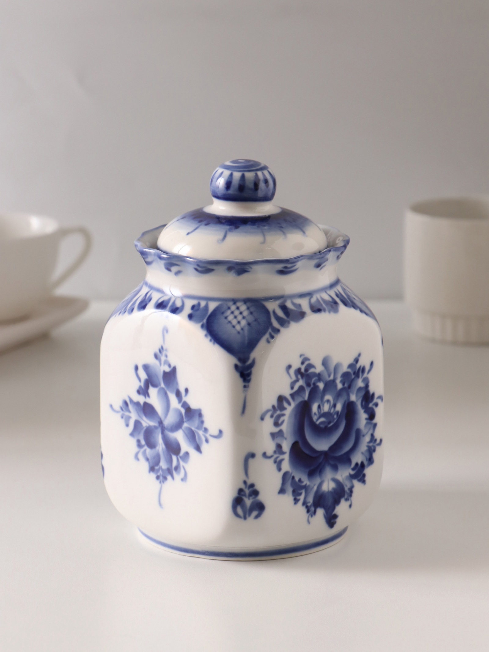 Изображение товара Банка для сыпучих продуктов КАСКАД 16,5см V-0,95л фарфор Россия