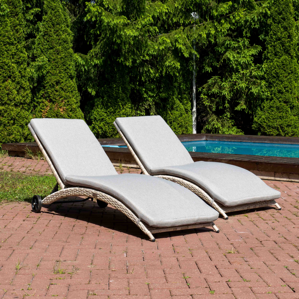 Изображение товара Шезлонг с подушкой складной Royal family Agata 198 x 65 x 35 см сталь/полиэстер бежевый 2 шт