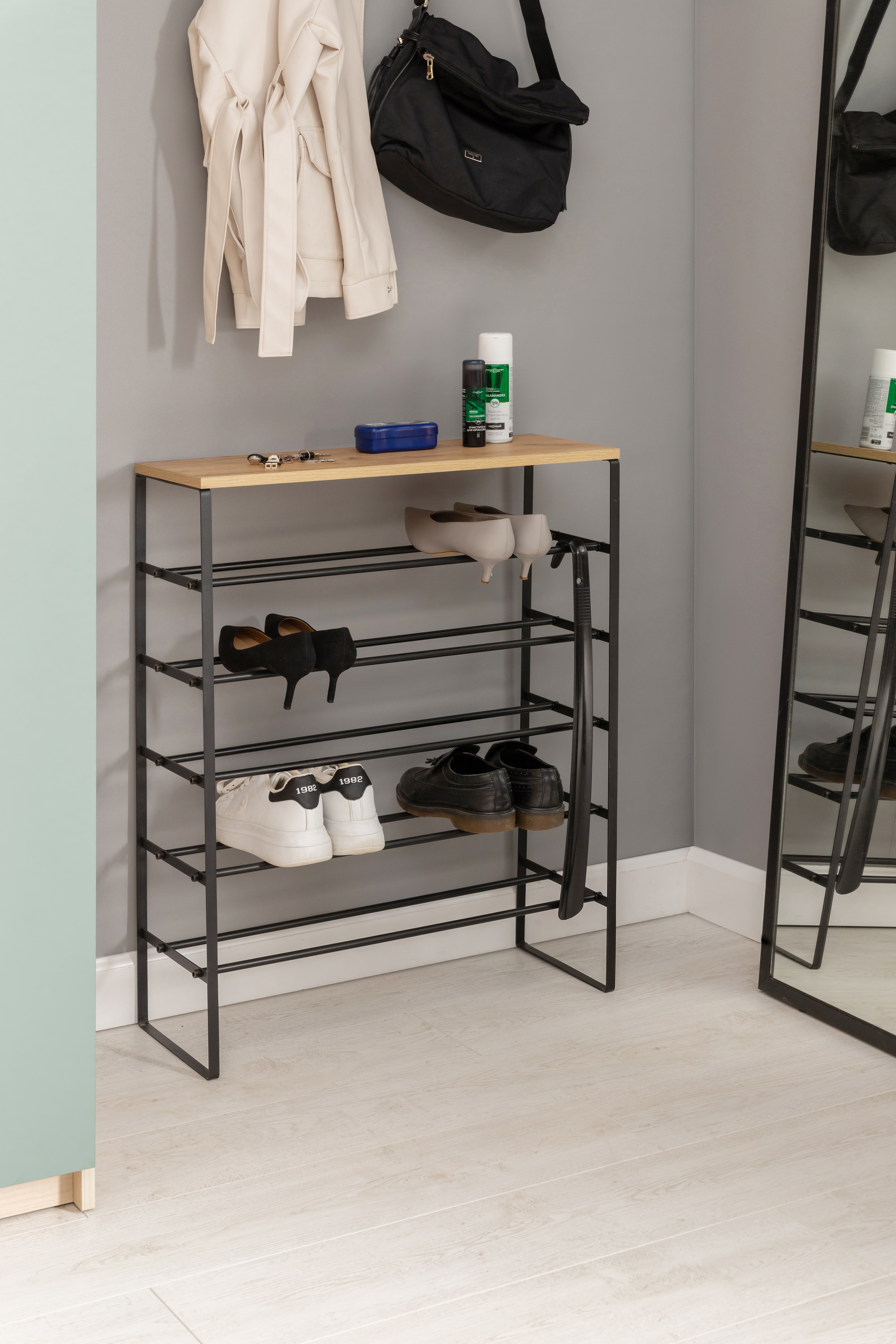 Изображение товара Этажерка для обуви Otto 86x65x25 см металл черный лаконичный дизайн