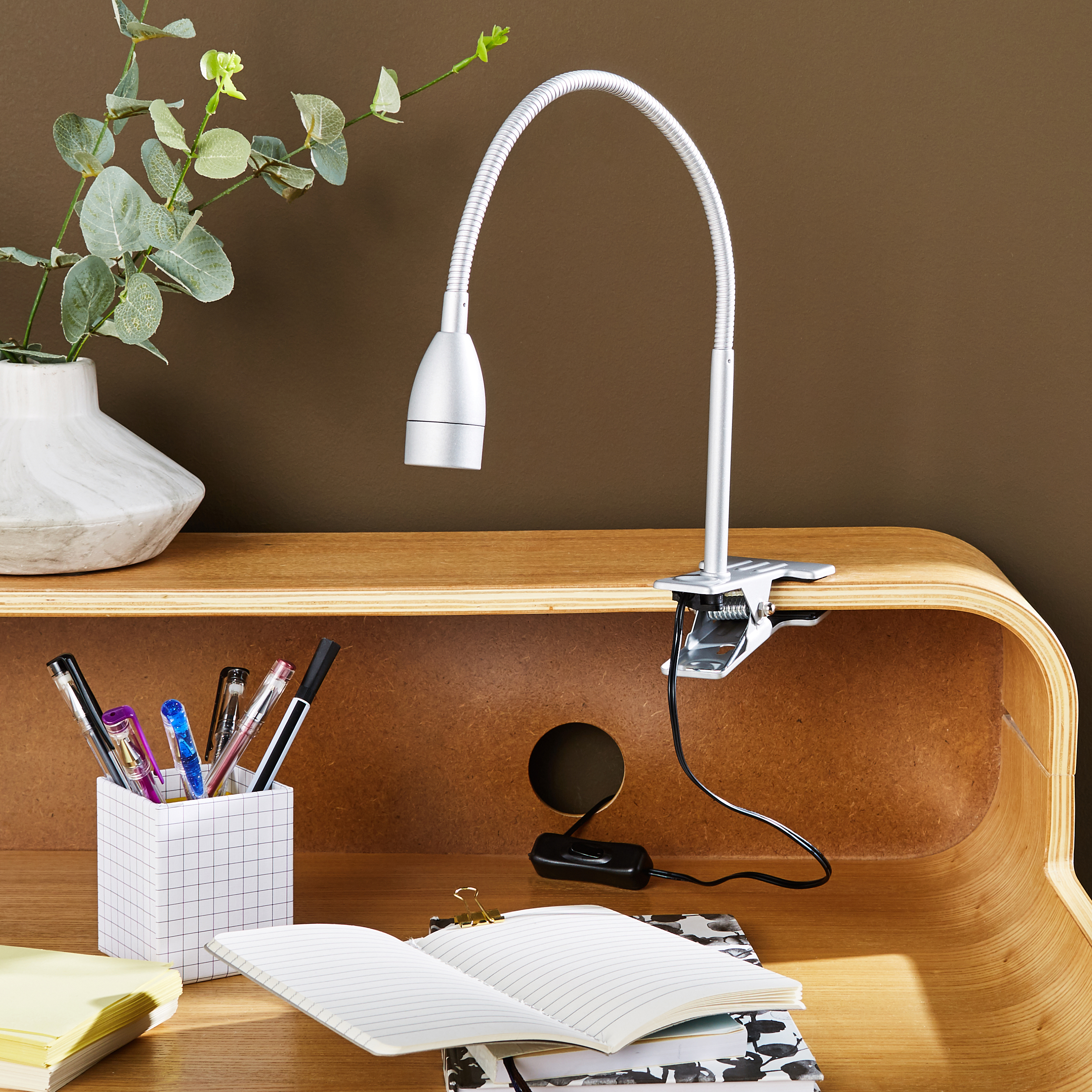 Изображение товара Настольная лампа светодиодная Inspire Gao серый цвет