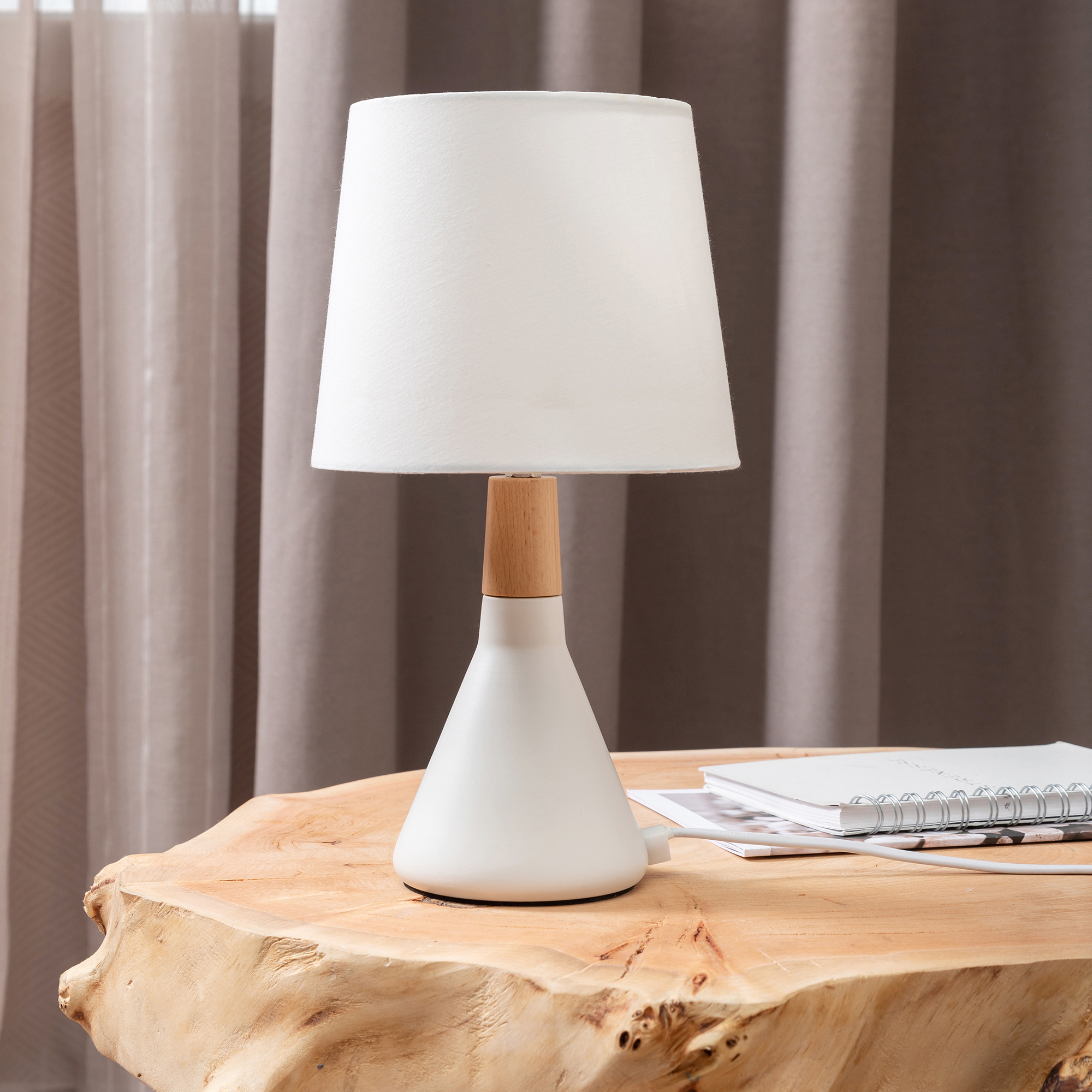 Изображение товара Настольная лампа Inspire Marseille белая для спальни и гостиной