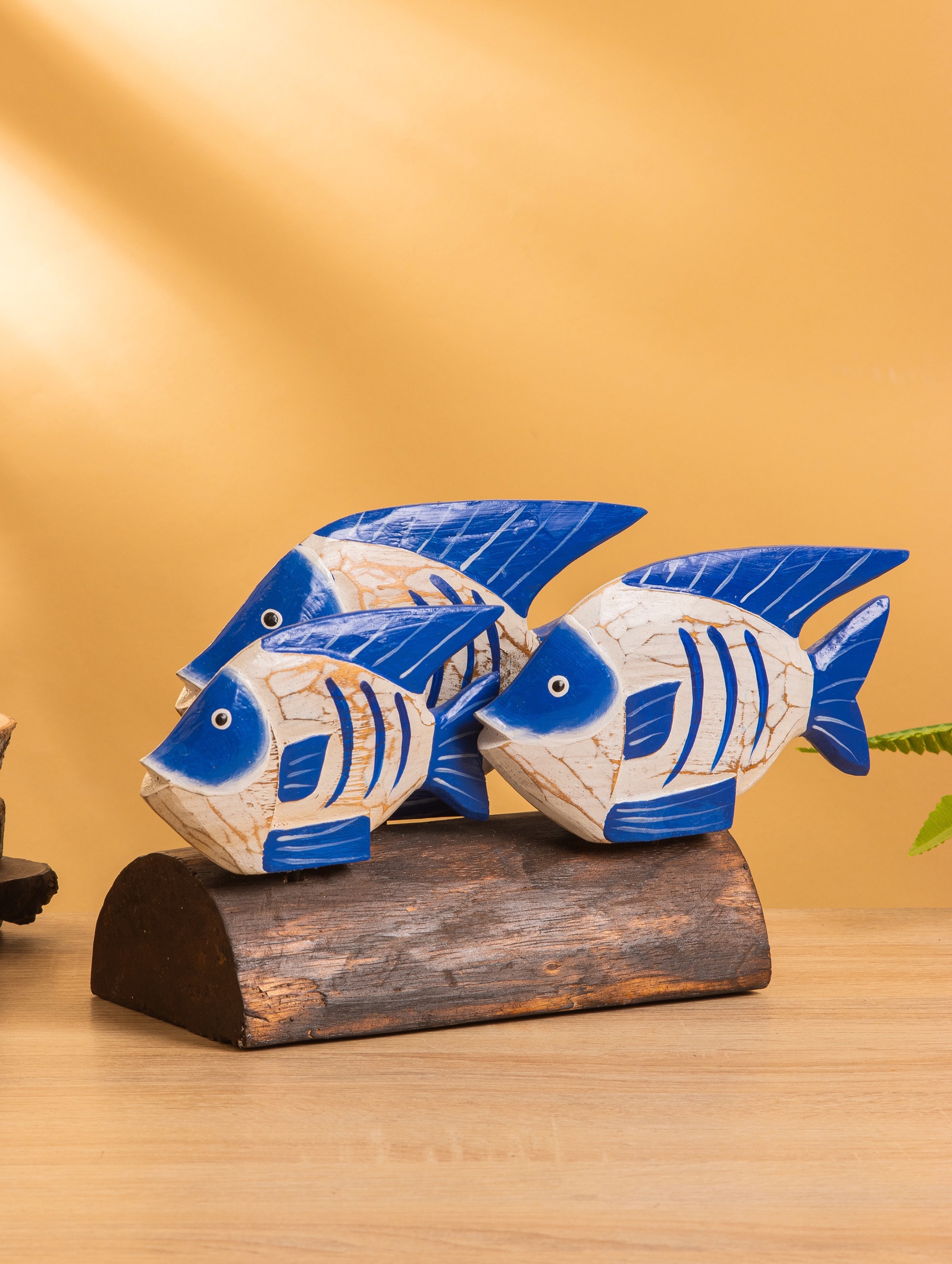 Изображение товара Экзотические рыбки Сима-Ленд — декоративная фигура из дерева 30x11x18 см