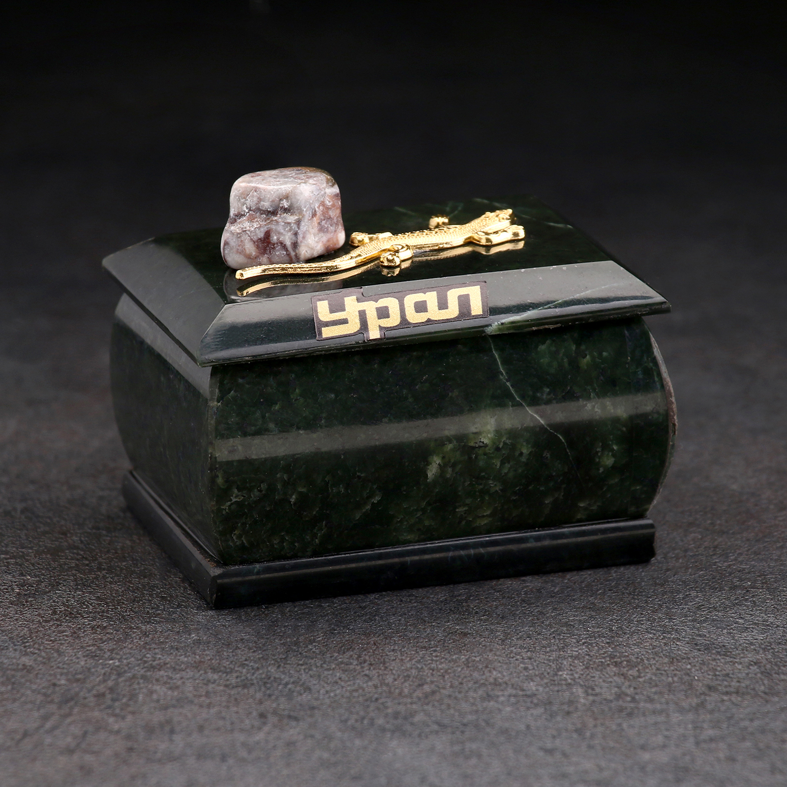 Изображение товара Шкатулка Урал от Сима-ленд — змеевик, 7,5×5,5×5,5 см