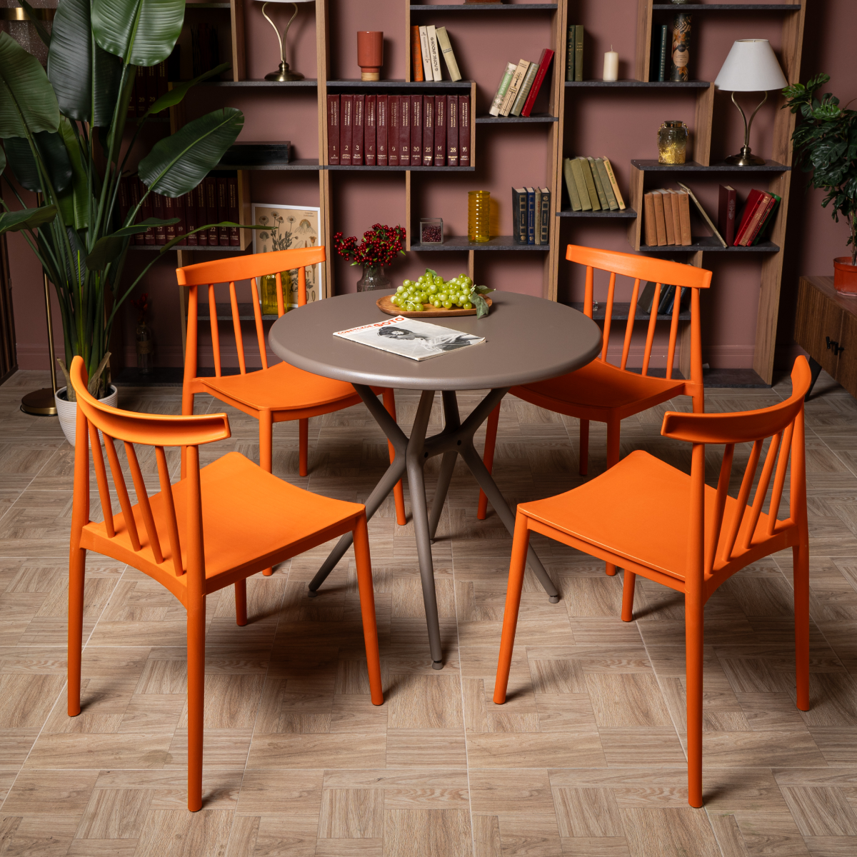 Изображение товара Комплект садовой мебели Royal Family TOM + KAI 4 стула и стол из полипропилена капучино-оранжевый