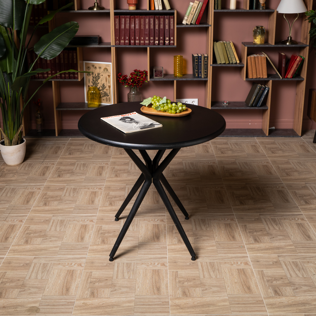 Изображение товара Садовый стол нераздвижной Royal family TOM 80 см x 80 см x 75 см пластик черный