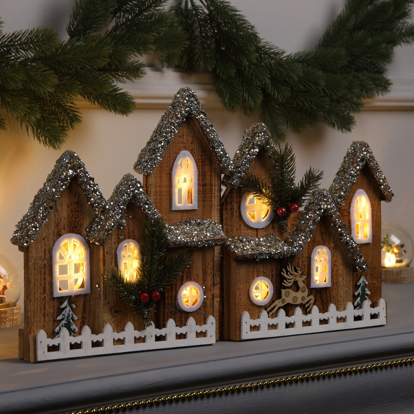 Изображение товара Светящаяся электрическая фигура Изба 46х26х13 см LUAZON LIGHTING