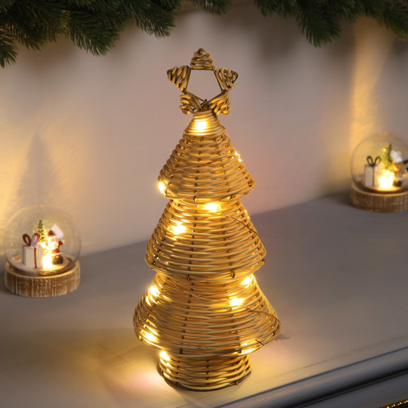 Изображение товара Светящаяся электрическая фигура Luazon Lighting Елочка плетённая 10471489 h 30 см