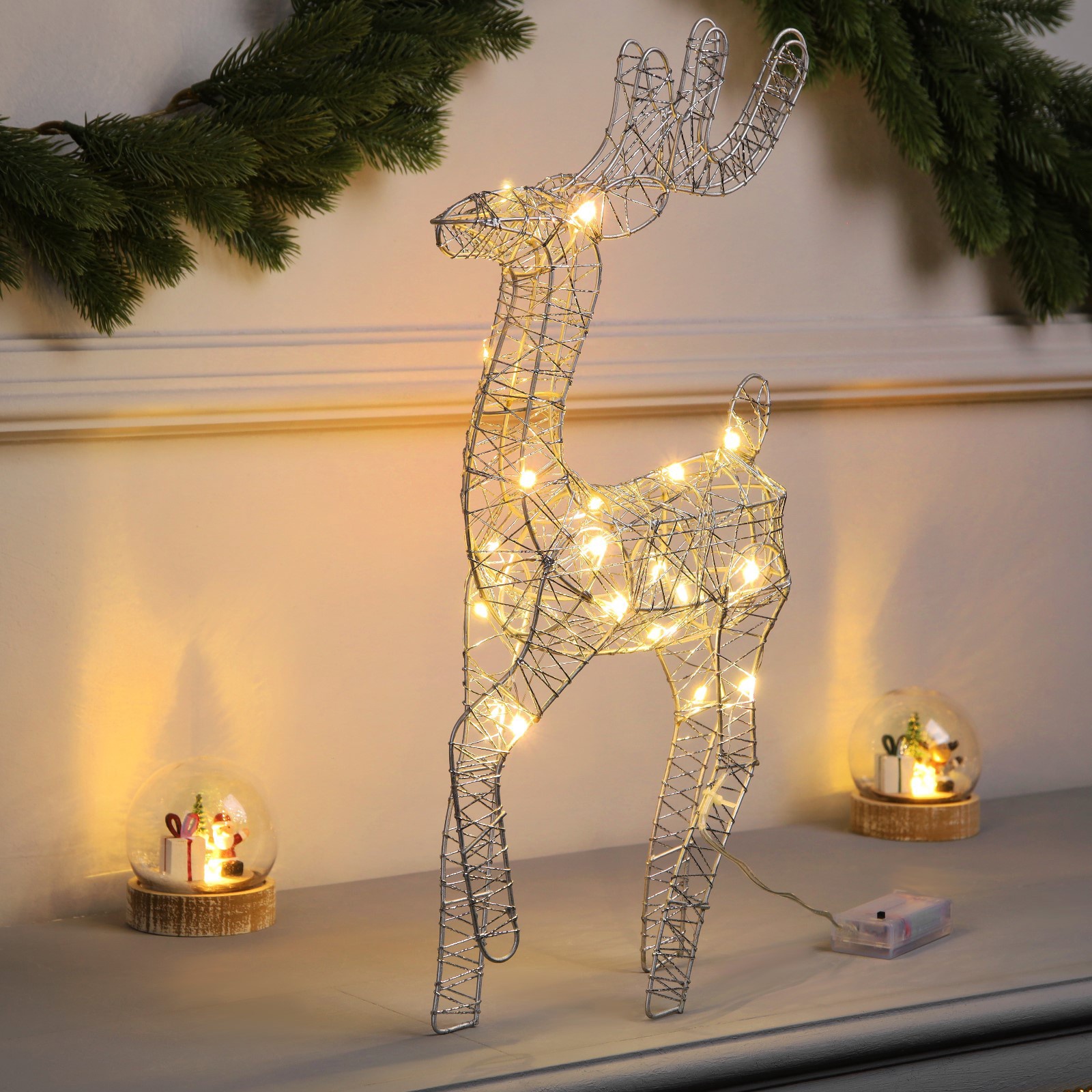 Изображение товара Светящаяся электрическая фигура Олень серый 6 см от СИМА-ЛЕНД