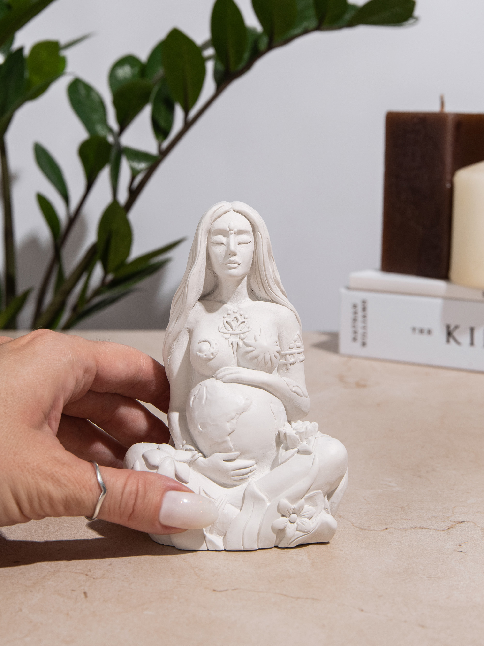 Изображение товара Статуэтка Magic makers Гея L. Богиня земли