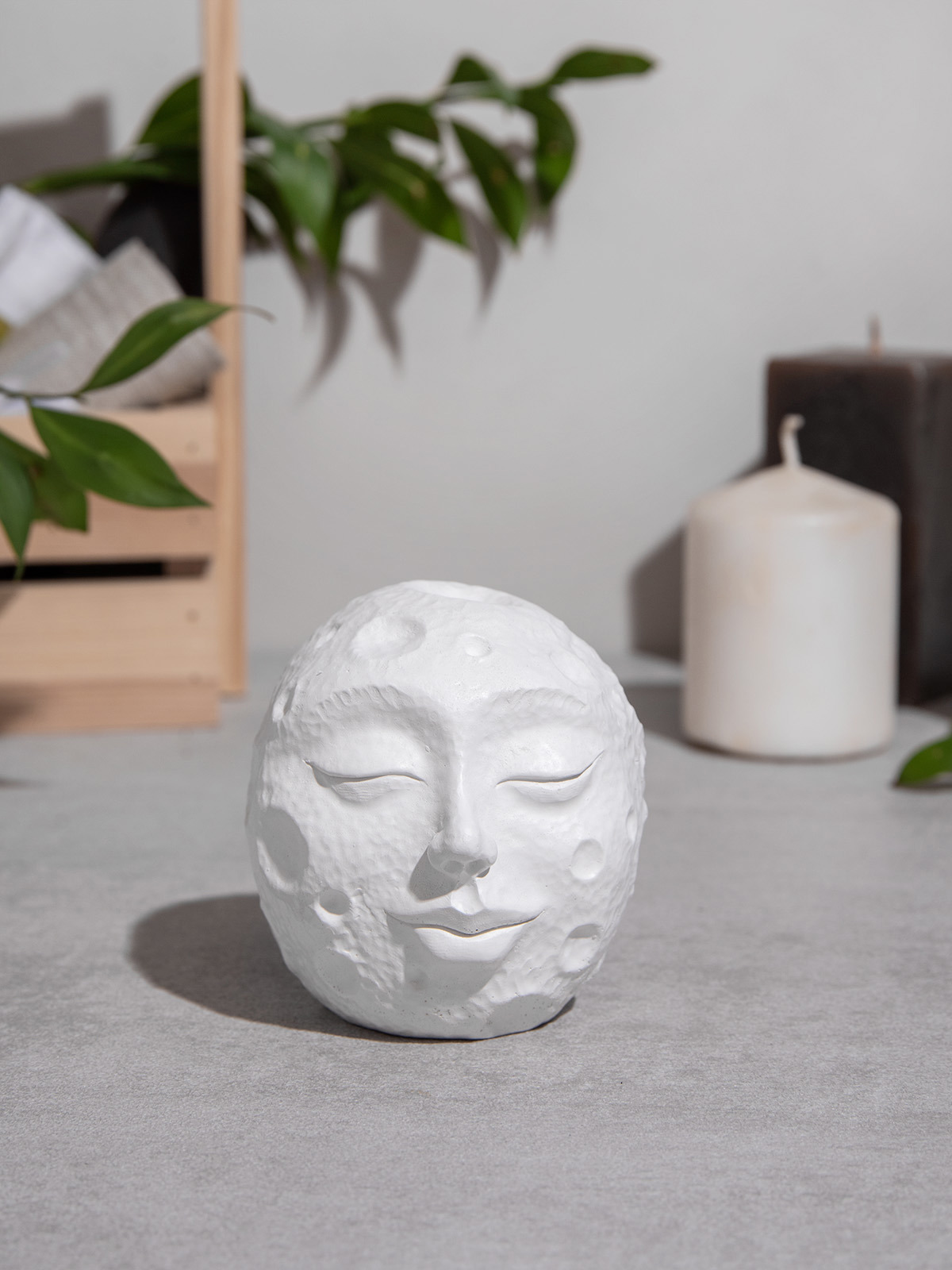 Изображение товара Декоративная статуэтка MAGIC MAKERS Луна — ручная работа, гипс