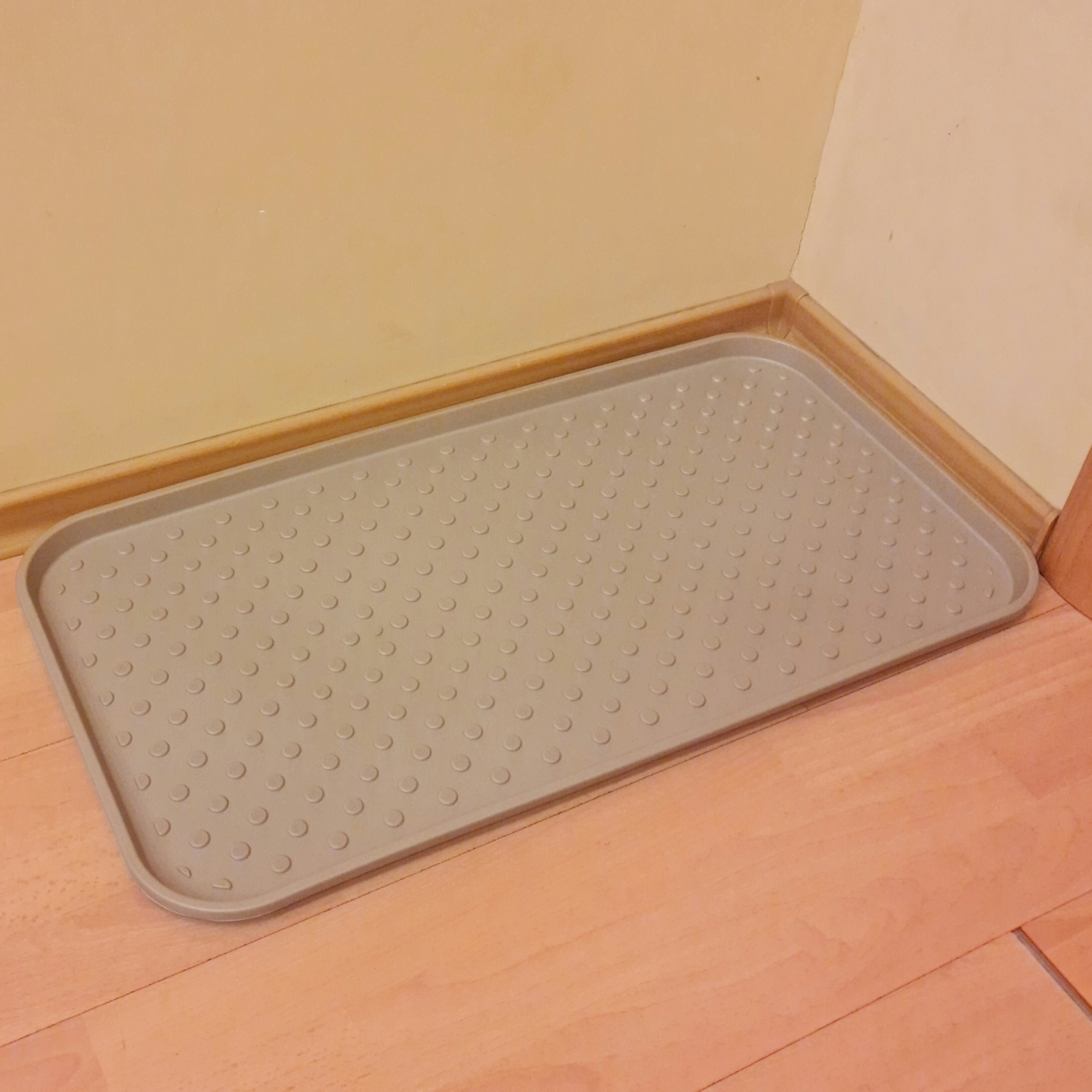 Изображение товара Коврик грязезащитный 37x70 см молочный шоколад для защиты пола от грязи и воды