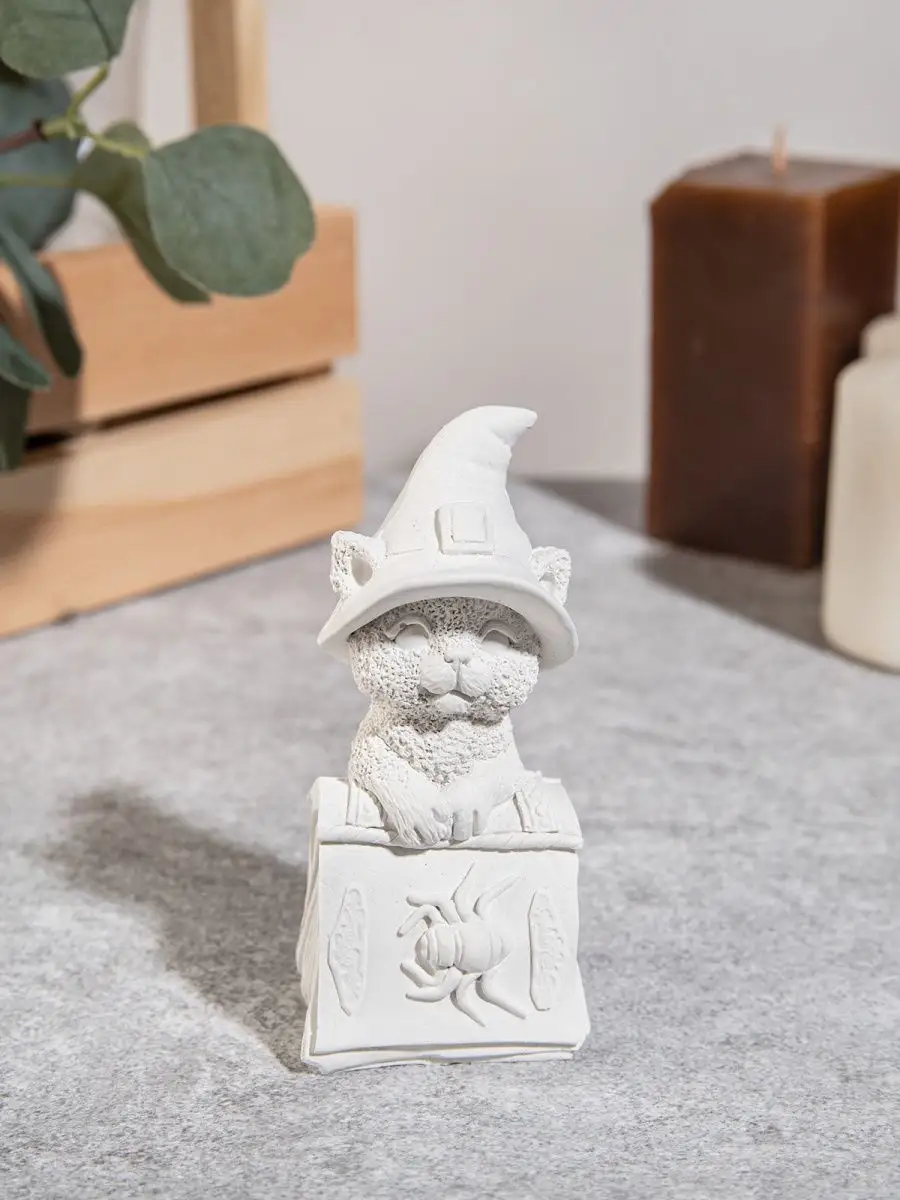 Изображение товара Котенок на книге — декоративная статуэтка MAGIC MAKERS, гипс