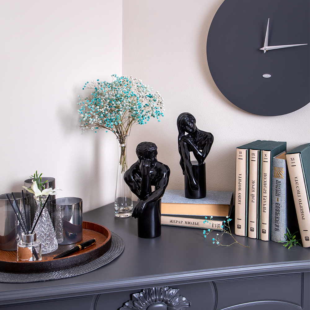 Изображение товара Статуэтка из литьевого мрамора Bogacho Мечтательница бронзового цвета ручная работа