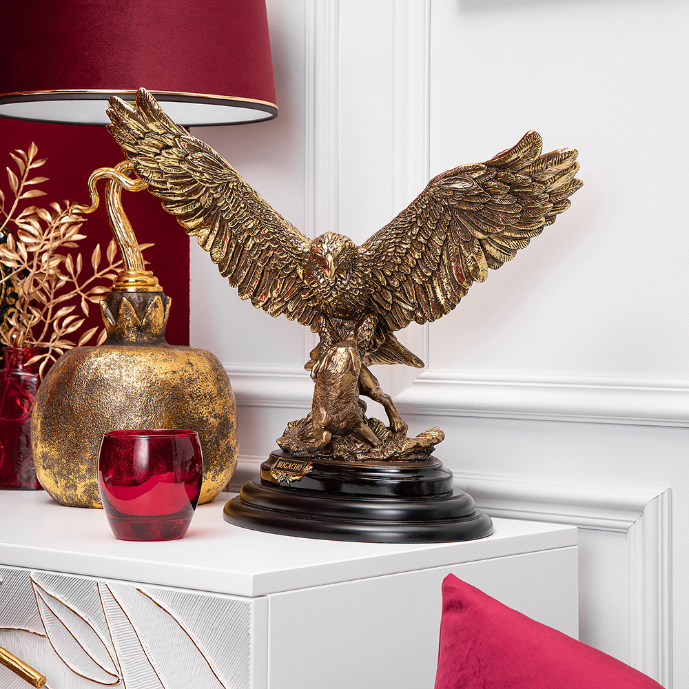 Изображение товара Поединок орла с шакалом из коелгинского мрамора — декоративная фигура