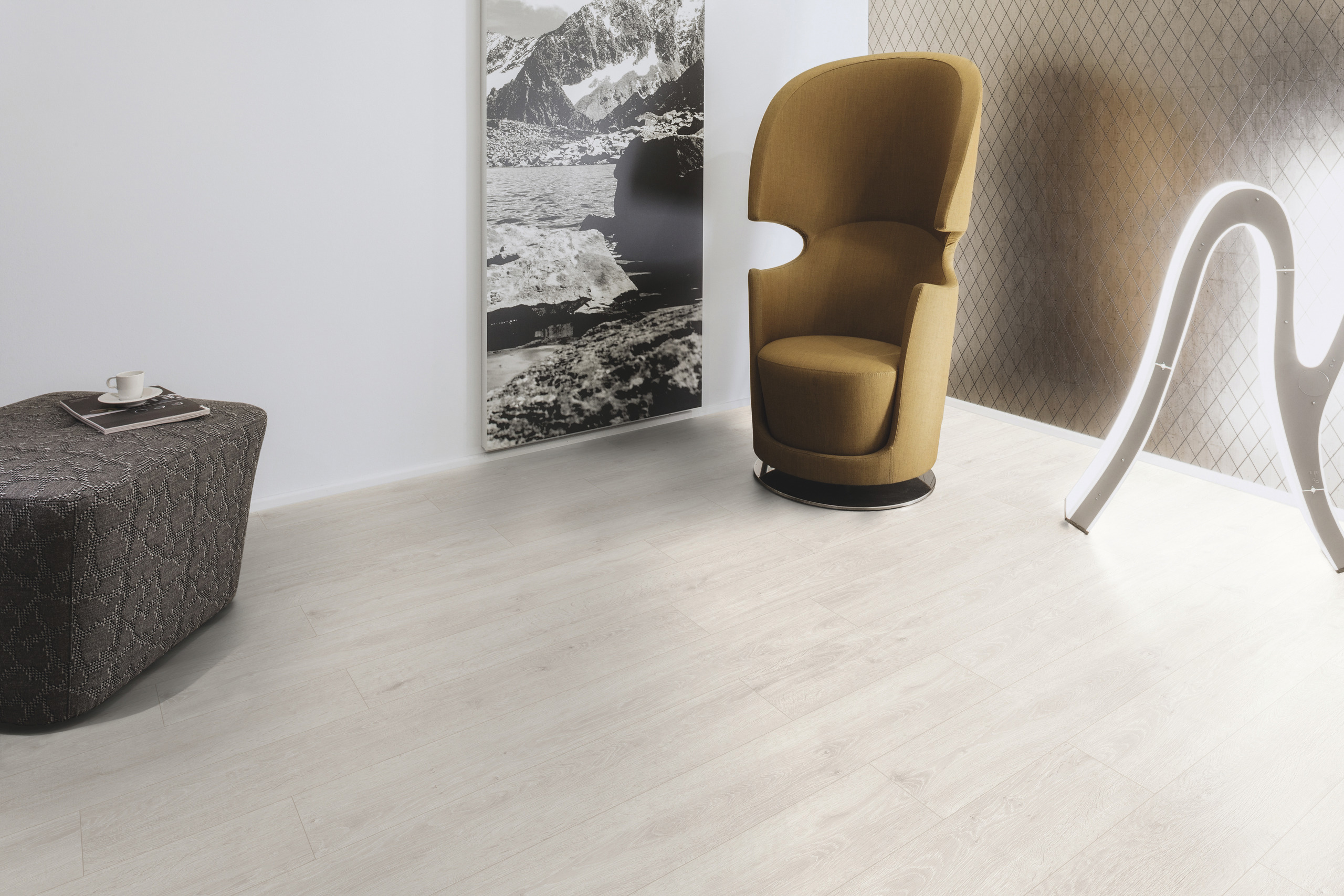 Изображение товара Ламинат Kaindl MF Standart EG Oak Brooklyn 33 класс толщина 10 мм с фаской 2.14 м²