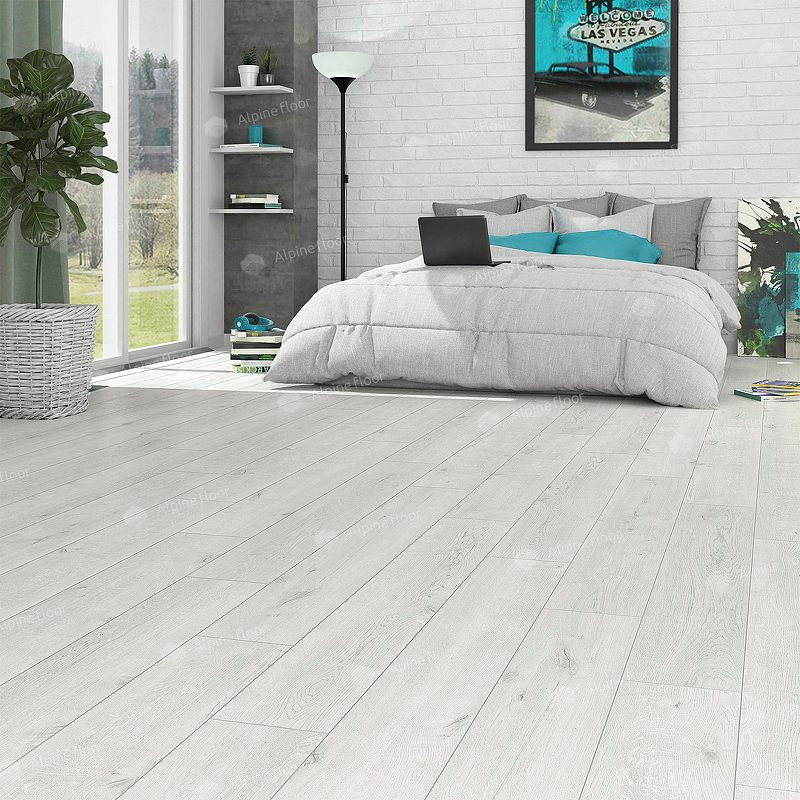 Изображение товара Ламинат Alpine Floor Premium Дуб Вайт 32 класс 10 мм с фаской для дома и офиса