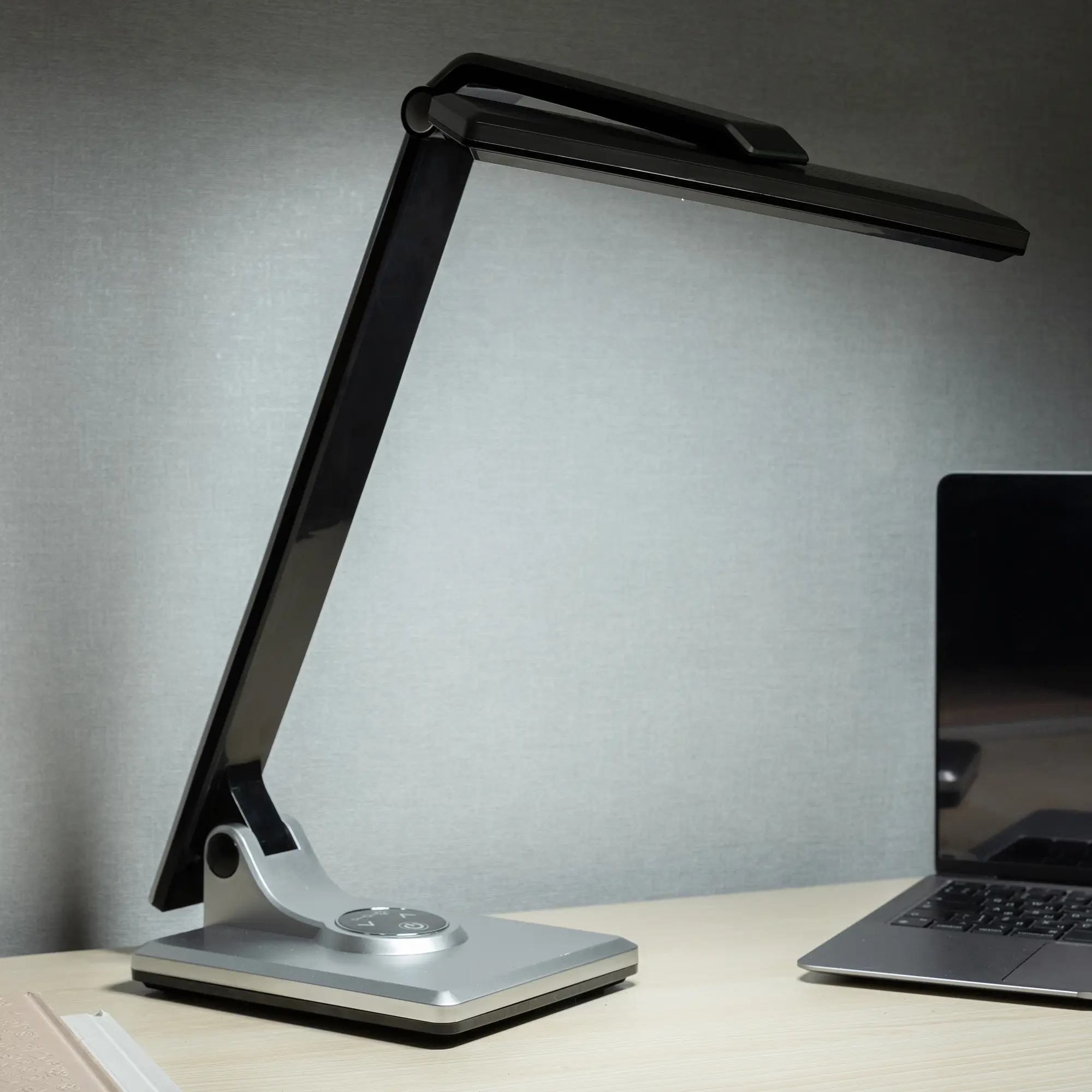 Настольная лампа СН-360 10 Вт, диммер, цвет хром