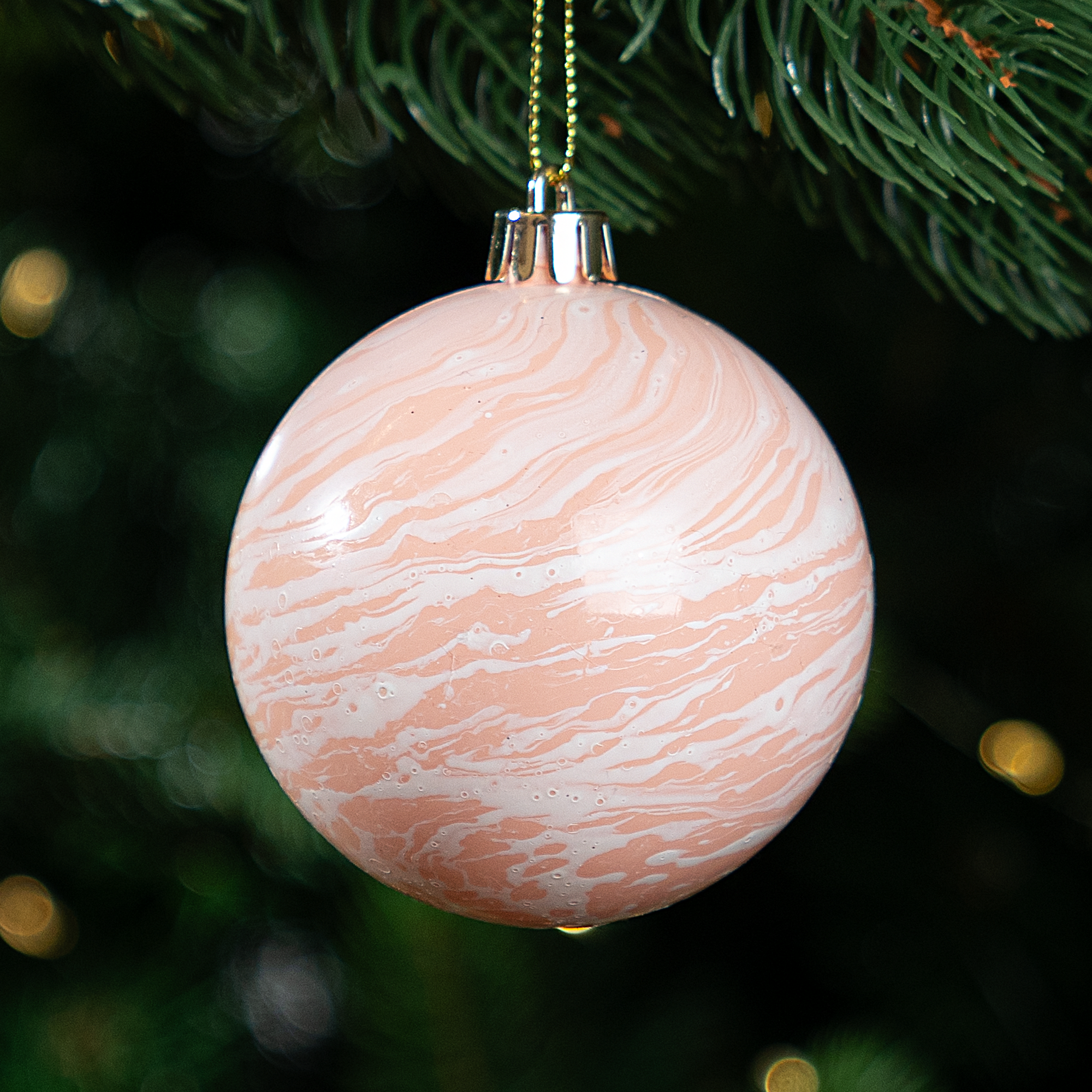 Изображение товара Ёлочный шар KREAFORTA под мрамор 8 см розовый праздничное украшение