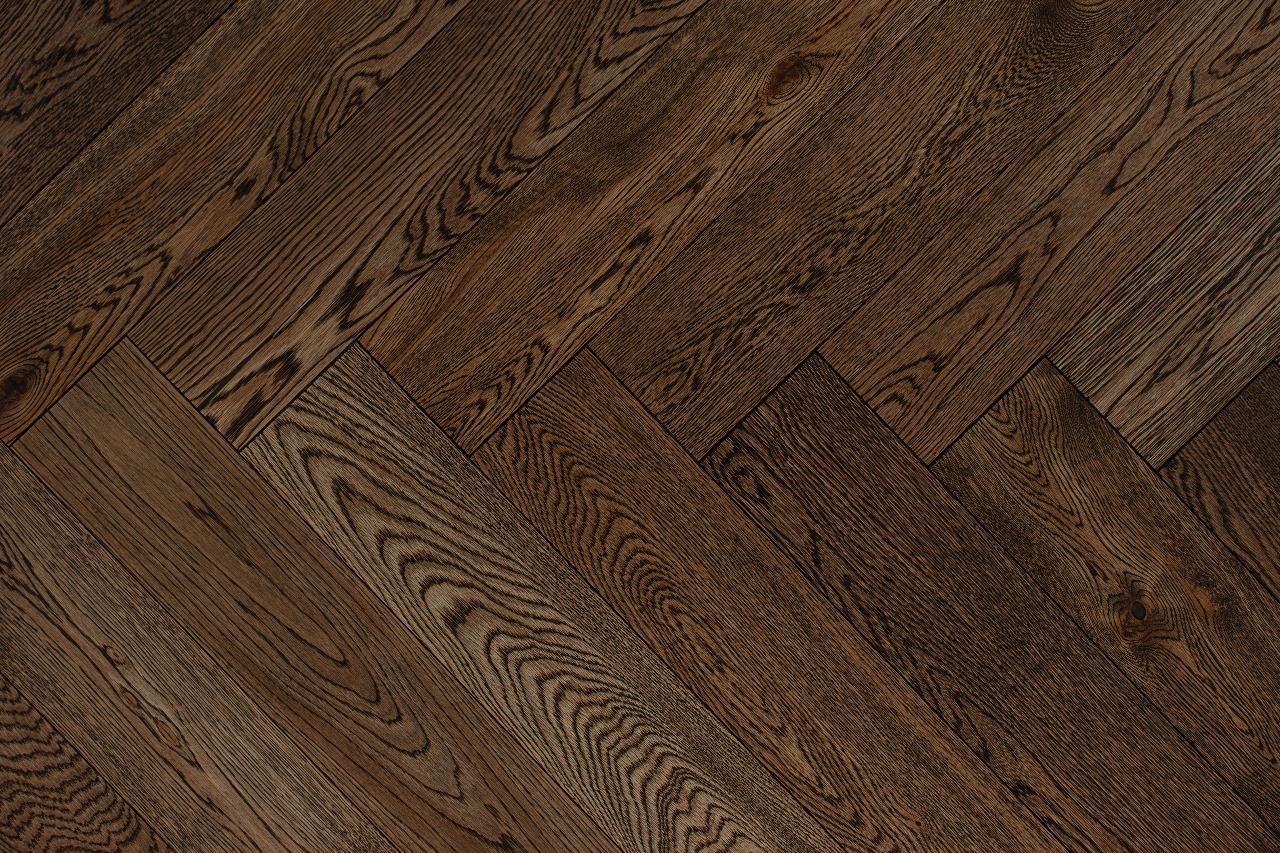 Изображение товара Паркетная доска Amber Wood Венгерская елка 21 класс из дуба 14 мм