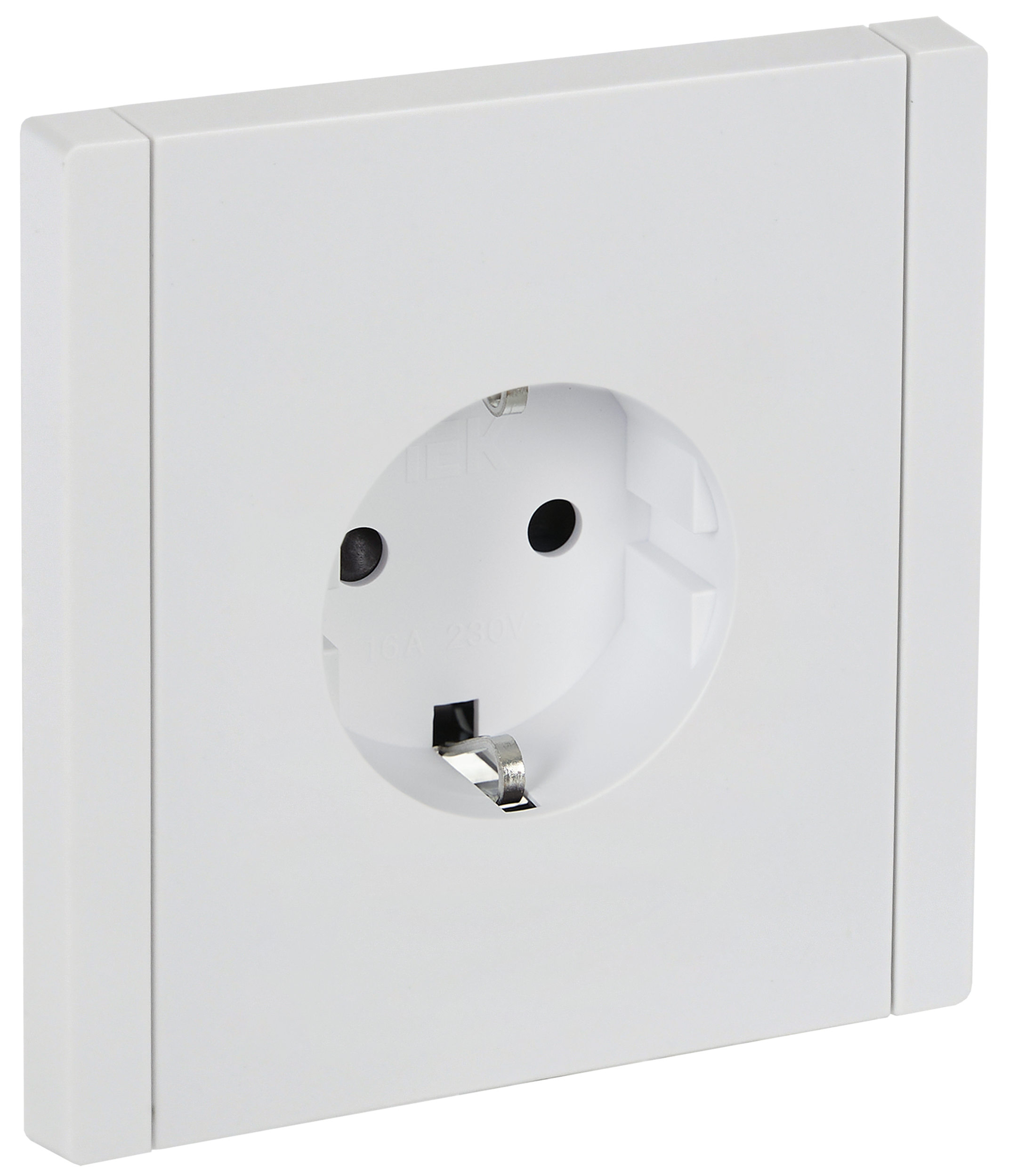 Изображение товара Розетка встраиваемая IEK Forte&Piano с заземлением со шторками 250 В цвет белый